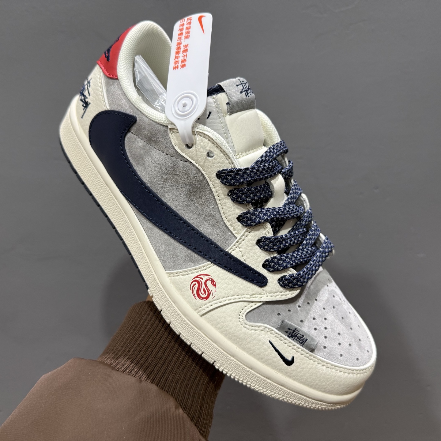 Stussy x Air Jordan 1 蛇年限定 双拼红尾 SJ2068-143