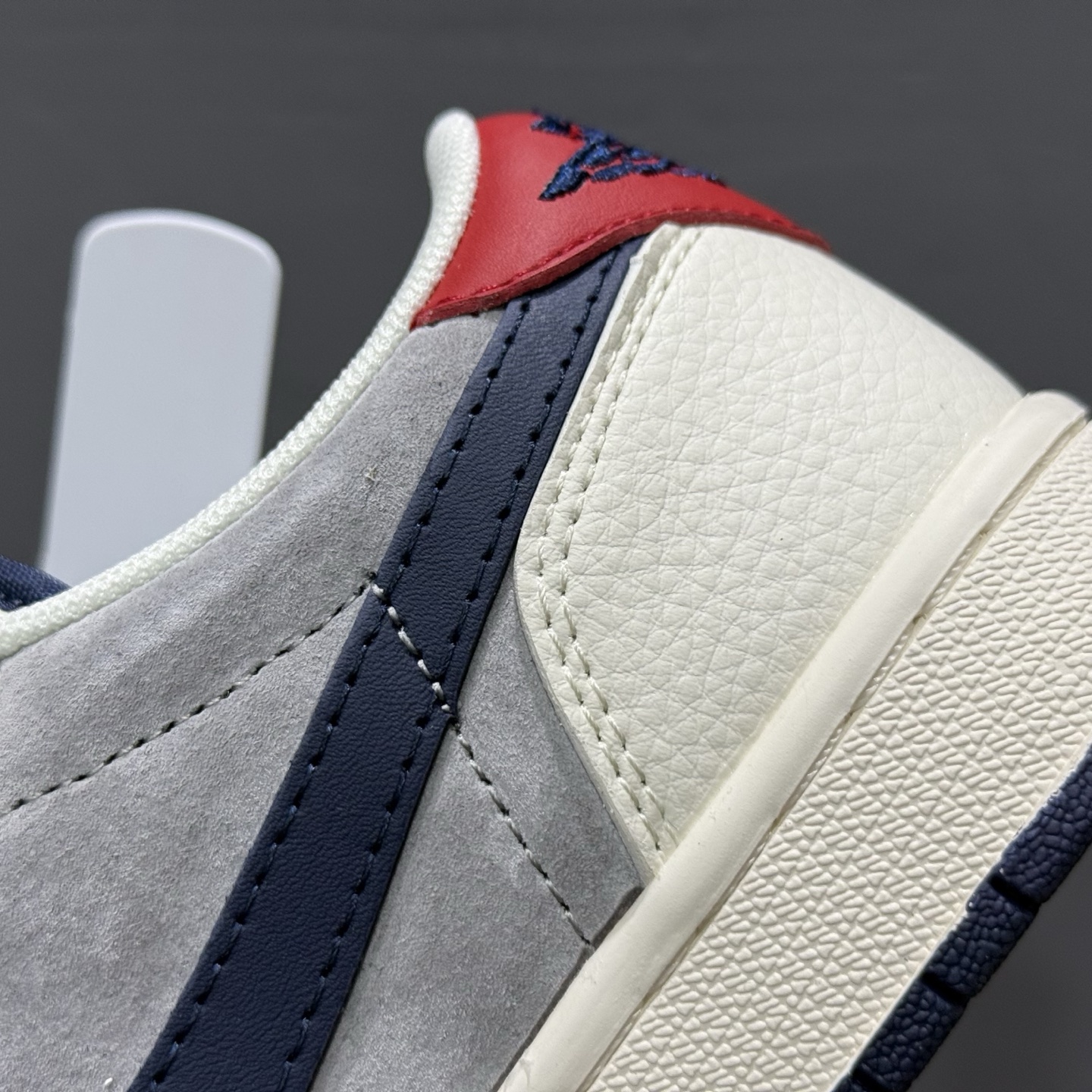 Stussy x Air Jordan 1 蛇年限定 双拼红尾 SJ2068-143