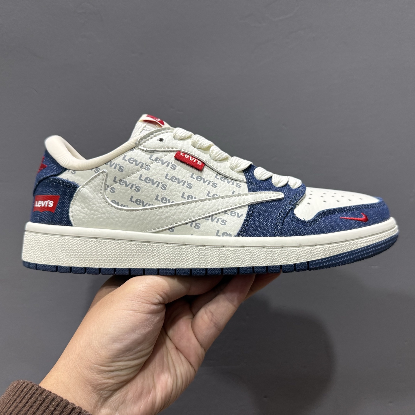 XC版 Travis Scott x Nike Air Jordan 1 Low x Supreme x Balenciaga 米绿 Air Jordan 1 Low 反转米绿满天星倒钩 JH6088-605
