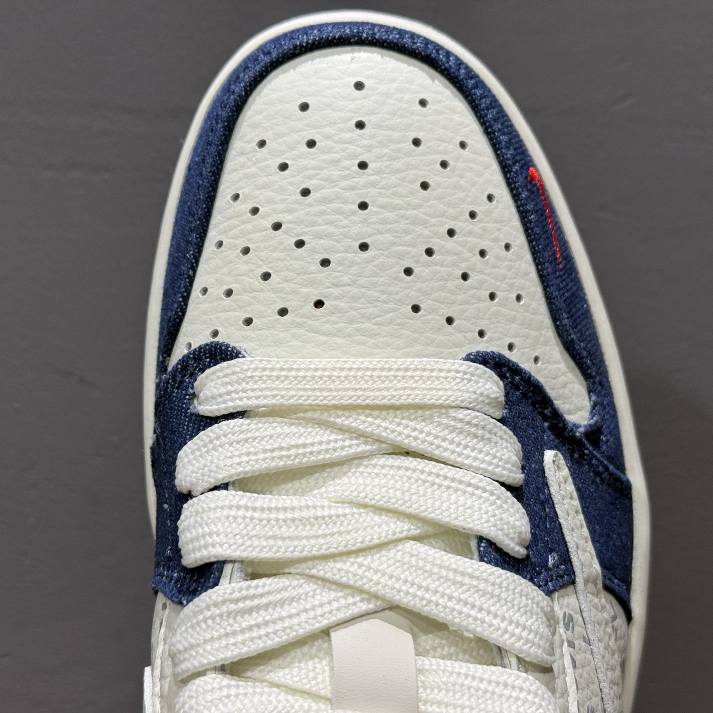 XC版 Travis Scott x Nike Air Jordan 1 Low x Supreme x Balenciaga 米绿 Air Jordan 1 Low 反转米绿满天星倒钩 JH6088-605