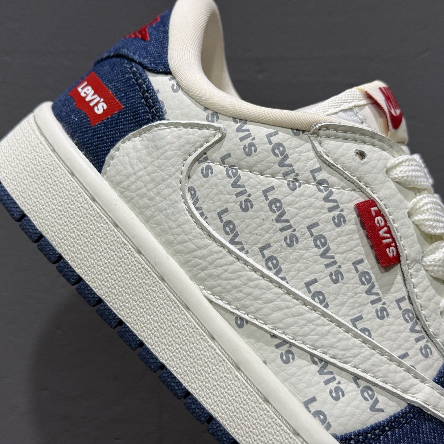XC版 Travis Scott x Nike Air Jordan 1 Low x Supreme x Balenciaga 米绿 Air Jordan 1 Low 反转米绿满天星倒钩 JH6088-605