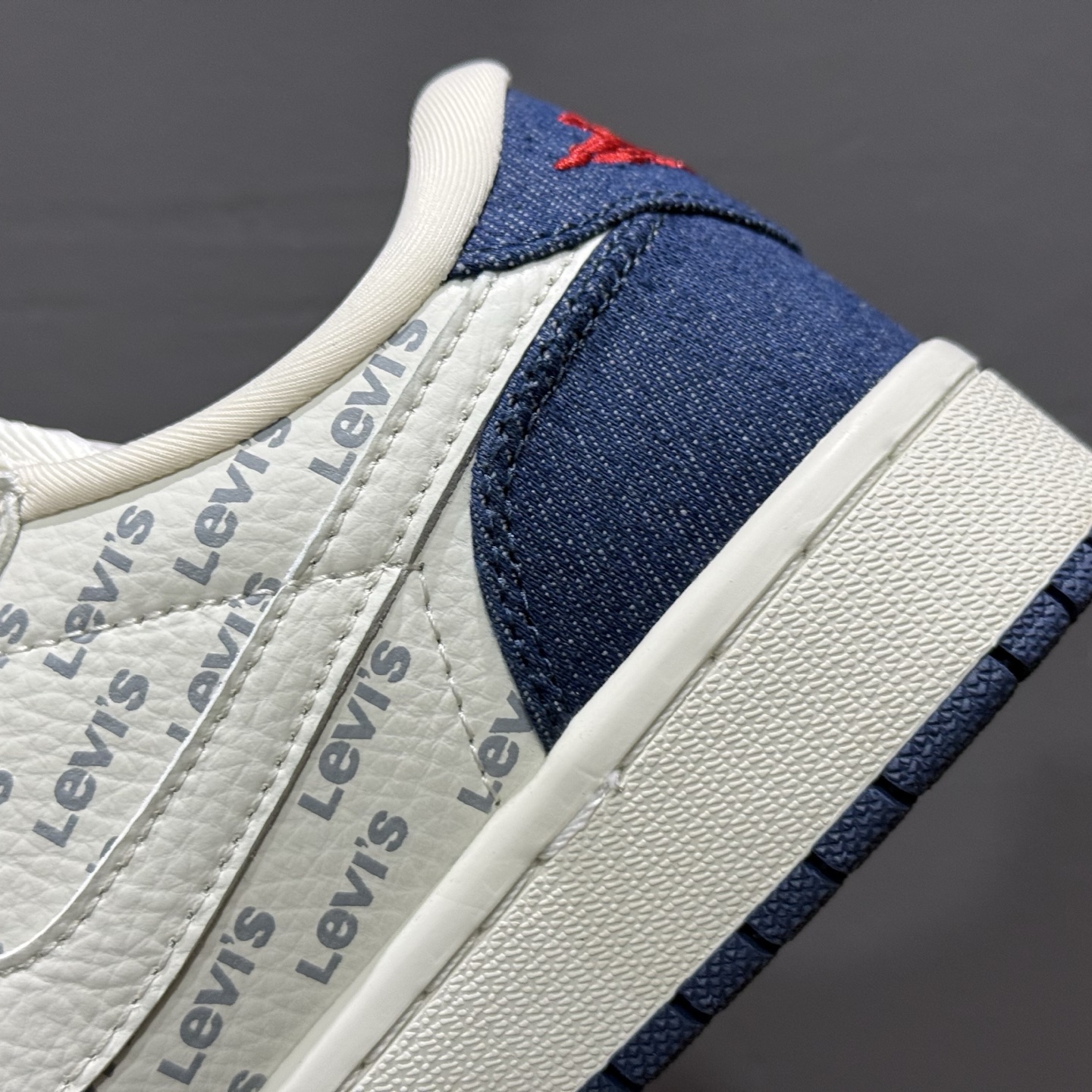 XC版 Travis Scott x Nike Air Jordan 1 Low x Supreme x Balenciaga 米绿 Air Jordan 1 Low 反转米绿满天星倒钩 JH6088-605