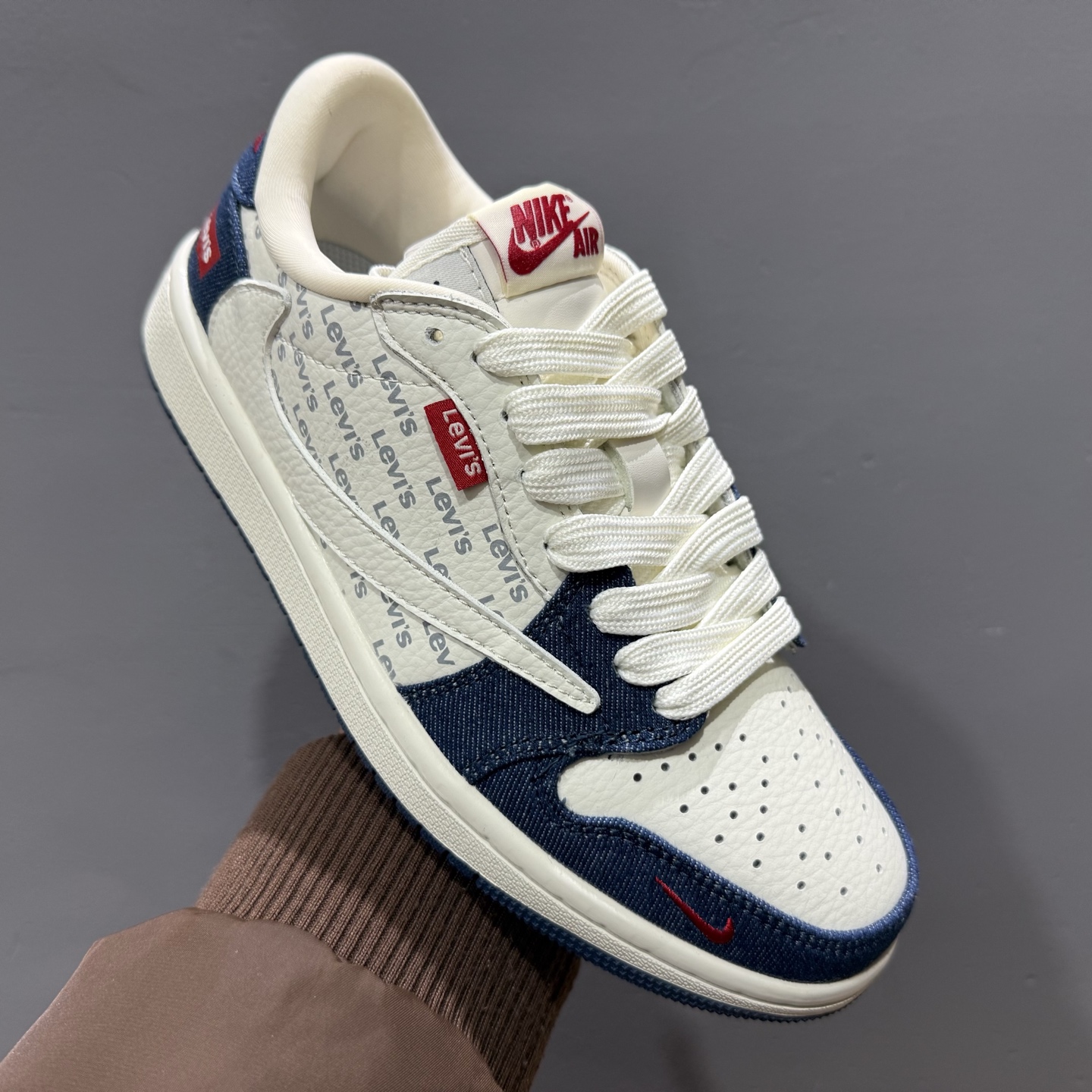 XC版 Travis Scott x Nike Air Jordan 1 Low x Supreme x Balenciaga 米绿 Air Jordan 1 Low 反转米绿满天星倒钩 JH6088-605