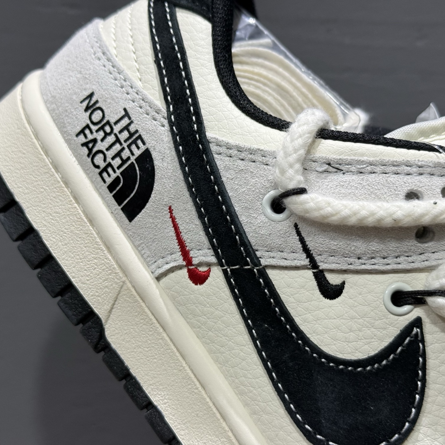 Nk SB Dunk Low 北面联名 绑带贴布黑勾 周年高端定制 低帮休闲板鞋 YC5066-257