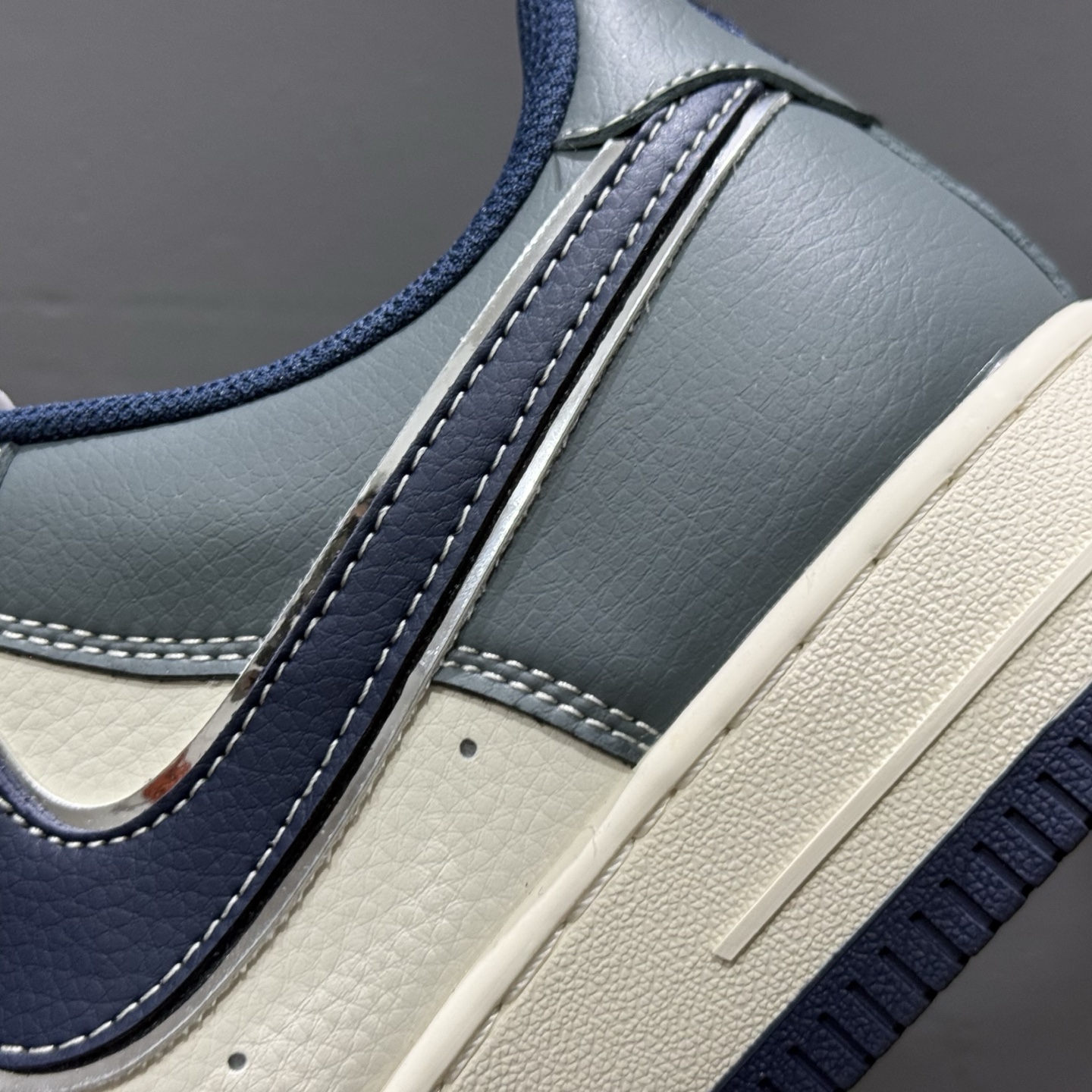 Nk Air Force 1'07 Low Supreme联名 灰蓝小红勾 空军一号低帮休闲板鞋 XZ6188-382