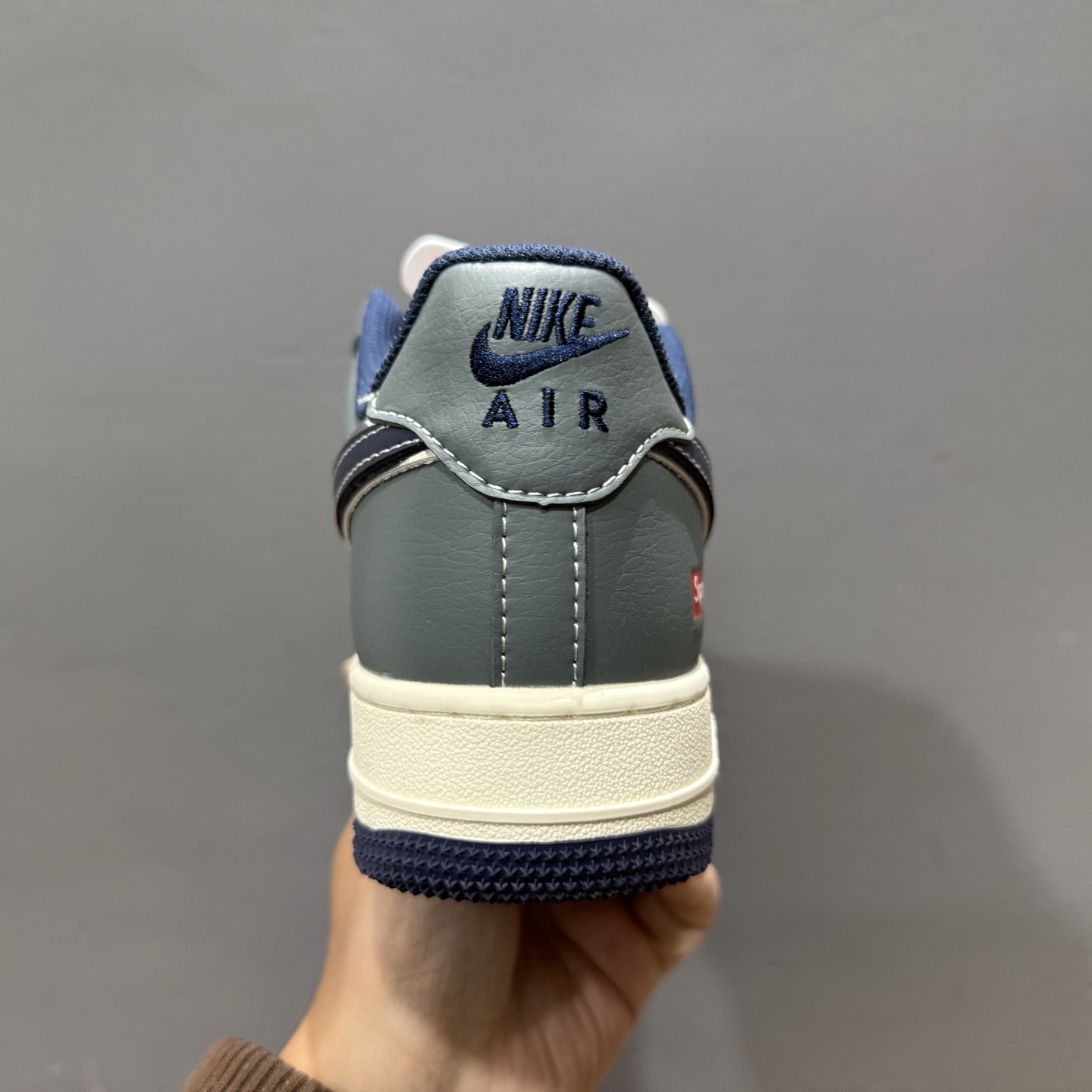 Nk Air Force 1'07 Low Supreme联名 灰蓝小红勾 空军一号低帮休闲板鞋 XZ6188-382