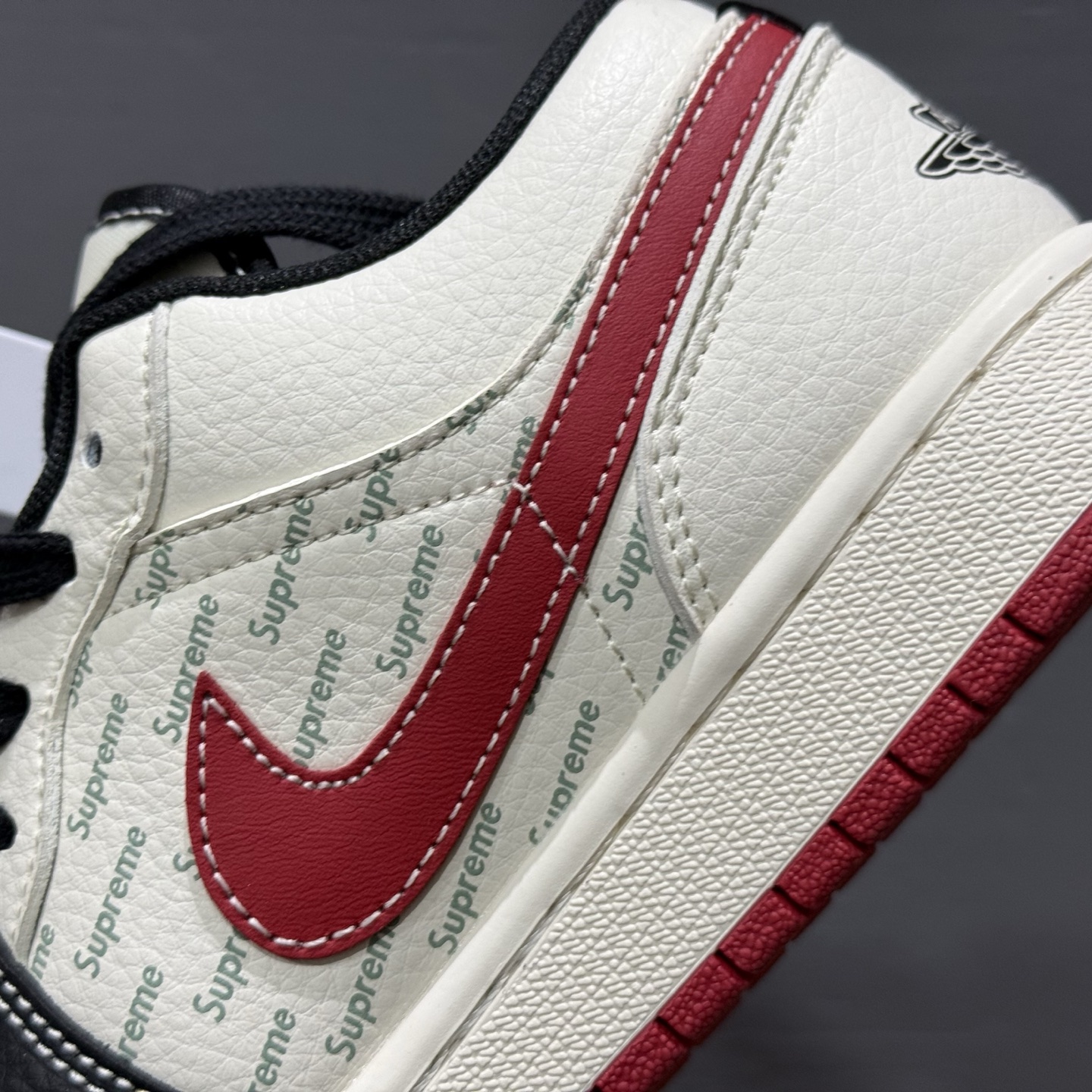 Nike Jordan Air Jordan 1 Supreme联名 XX2425-025