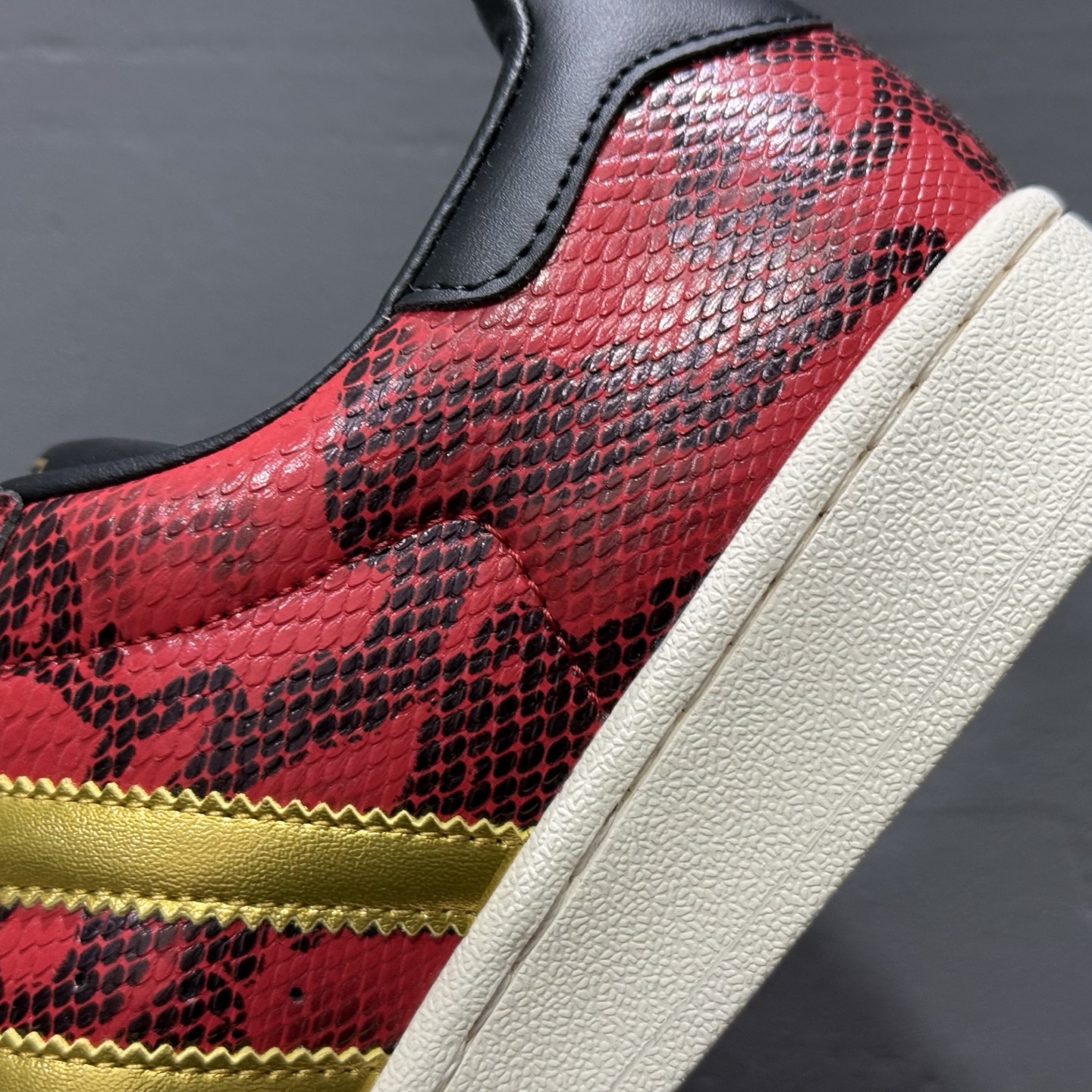 Adidas Originals Superstar 贝壳头 CNY 蛇年限定 ”year of snake” 红黑 JI0104