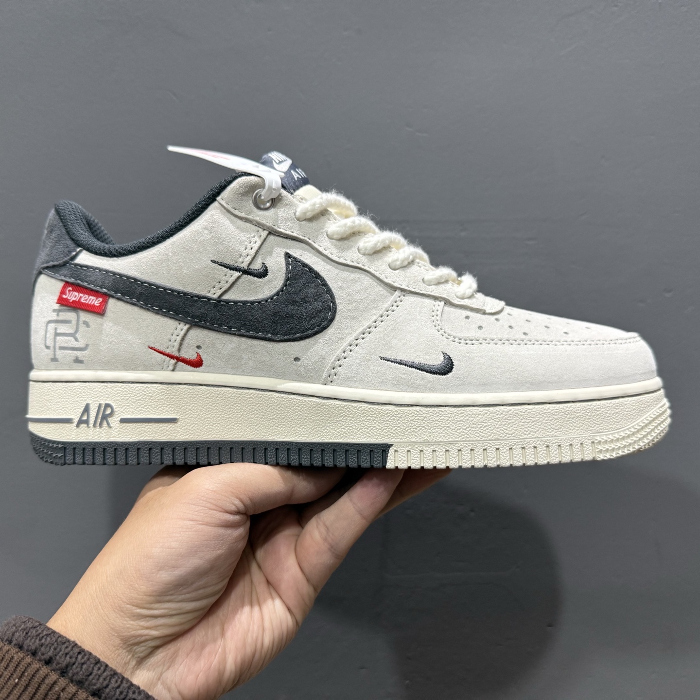Nk Air Force 1’07 Low 冠军联名 双拼灰勾三小勾 空军一号低帮休闲板鞋 SJ6698-022