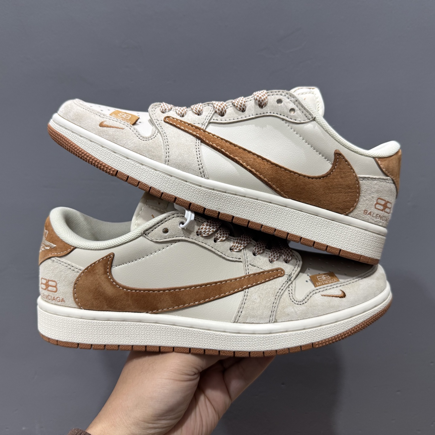 Fragment x Travis Scott x 巴黎世家 Air Jordan 1 Low 三方联名倒钩 XS3086-014