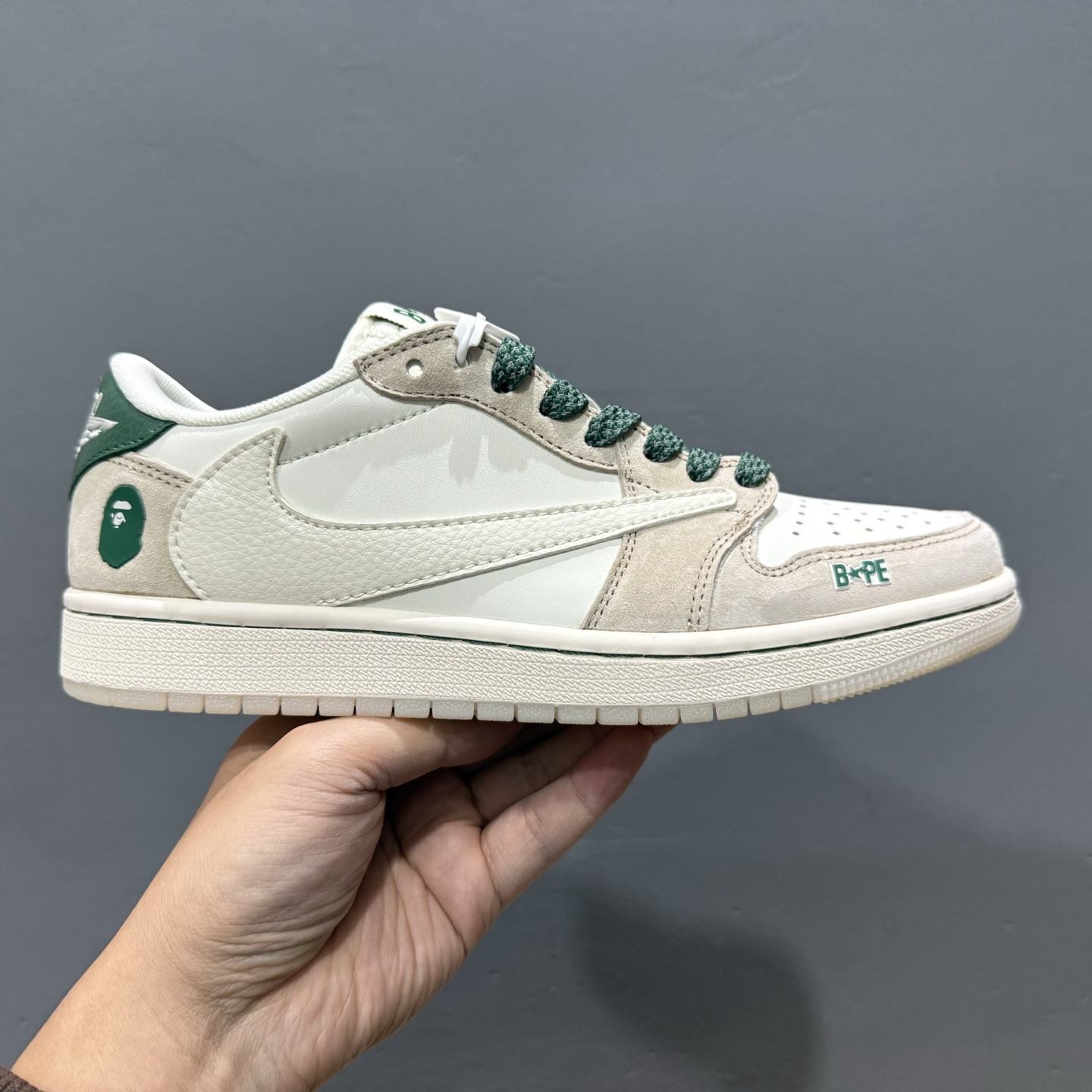 Fragment x Travis Scott x 巴黎世家 Air Jordan 1 Low 三方联名倒钩 XS3086-003