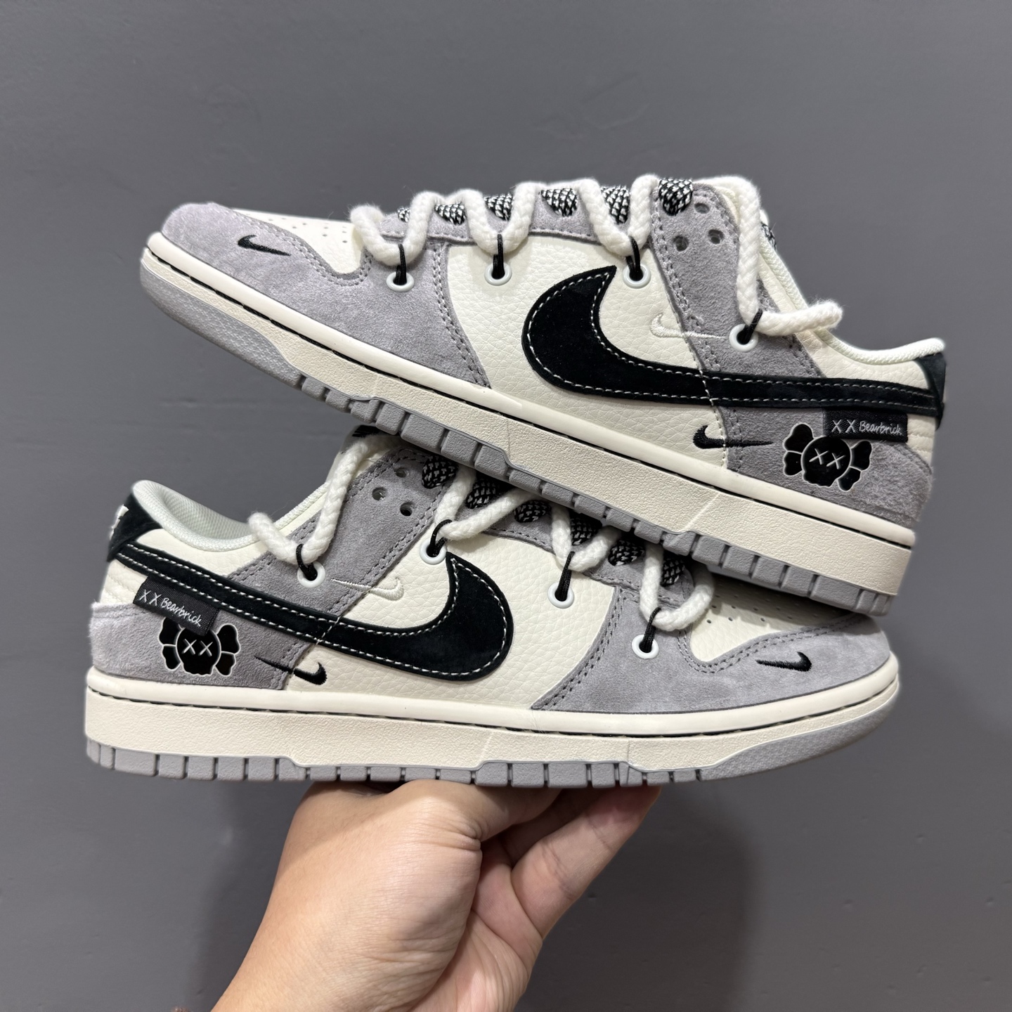 Kaws x Nike Dunk Low 绑带猪八黑勾 YX5066-245