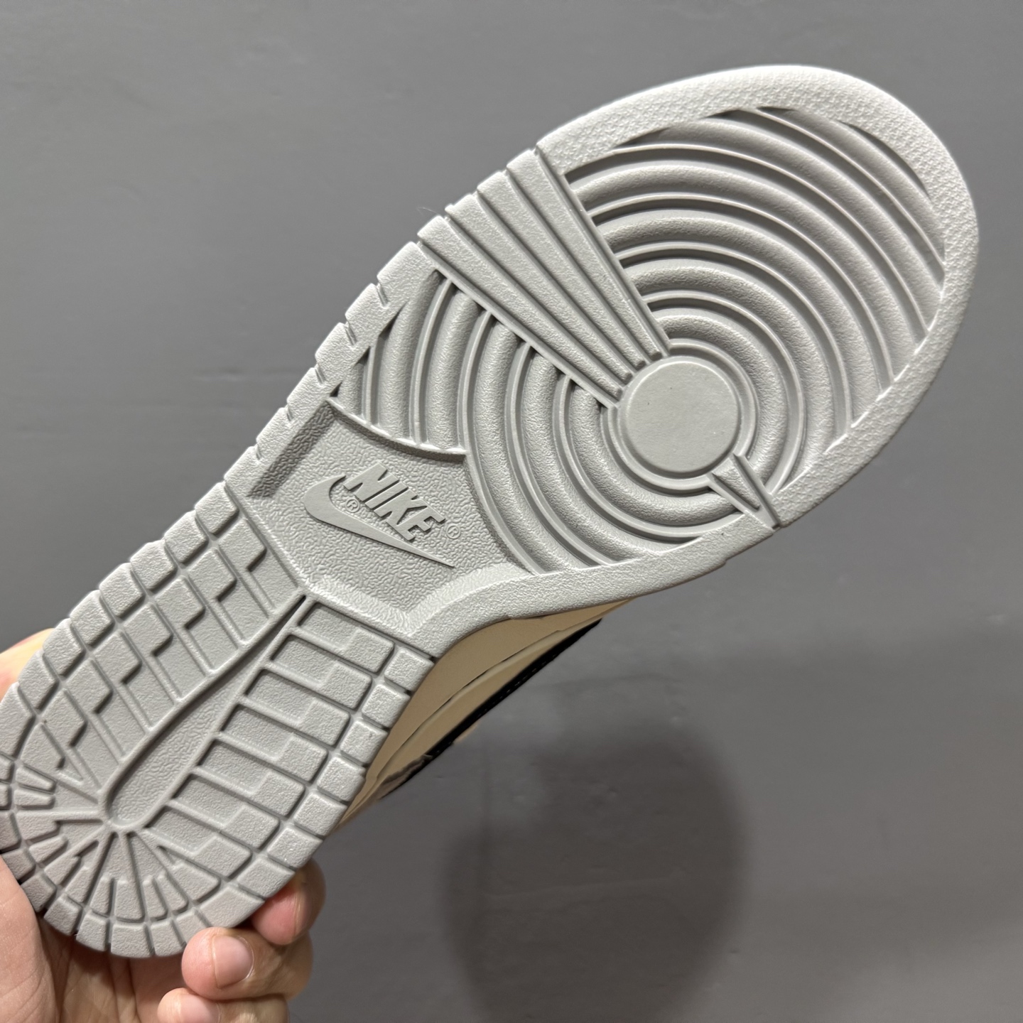 Kaws x Nike Dunk Low 绑带猪八黑勾 YX5066-245