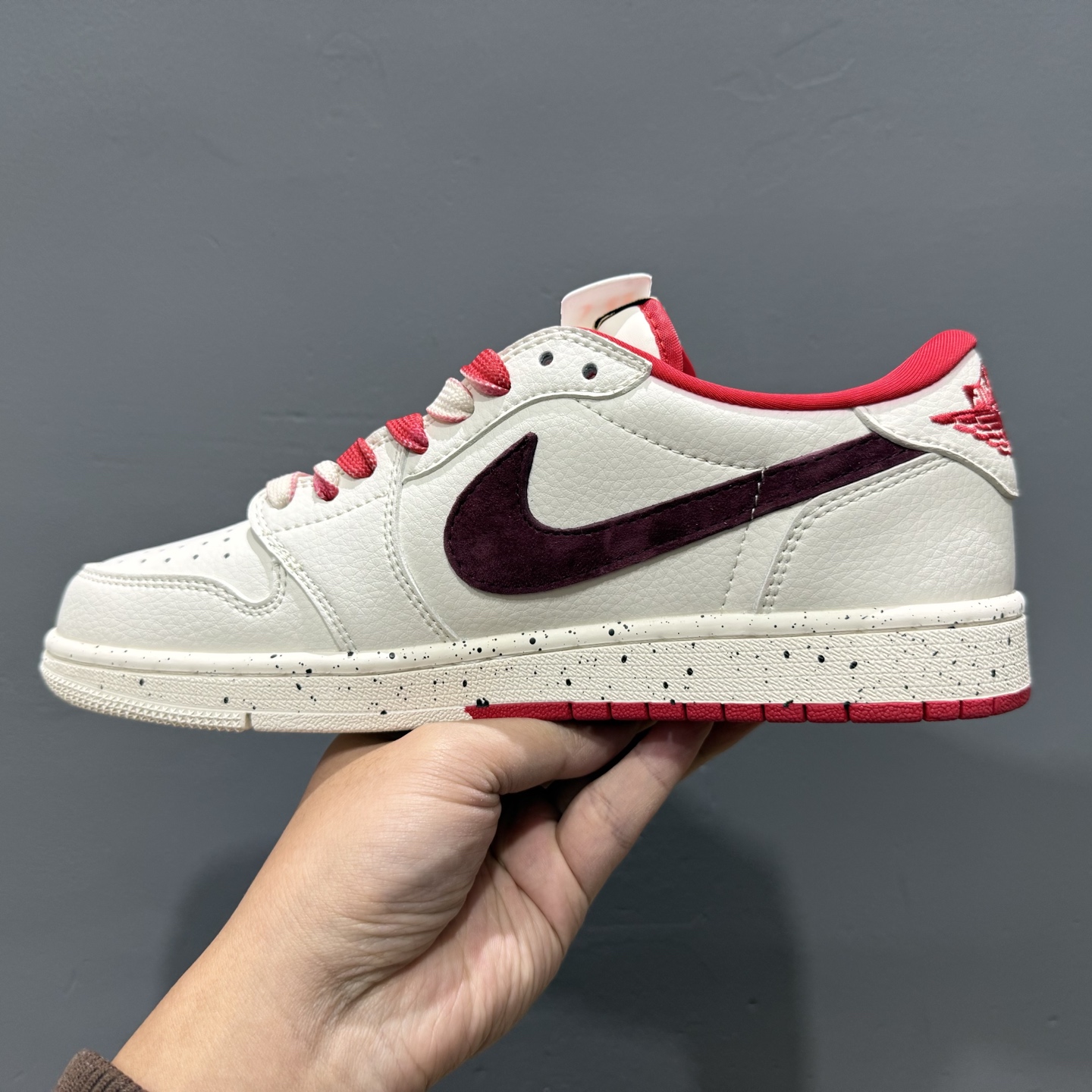 XC版 Travis Scott x Fragment Design x Air Jordan 1 Low SP AJ1 乔1 石头岛联名 石榴红 低帮文化休闲板鞋 CF3688-077