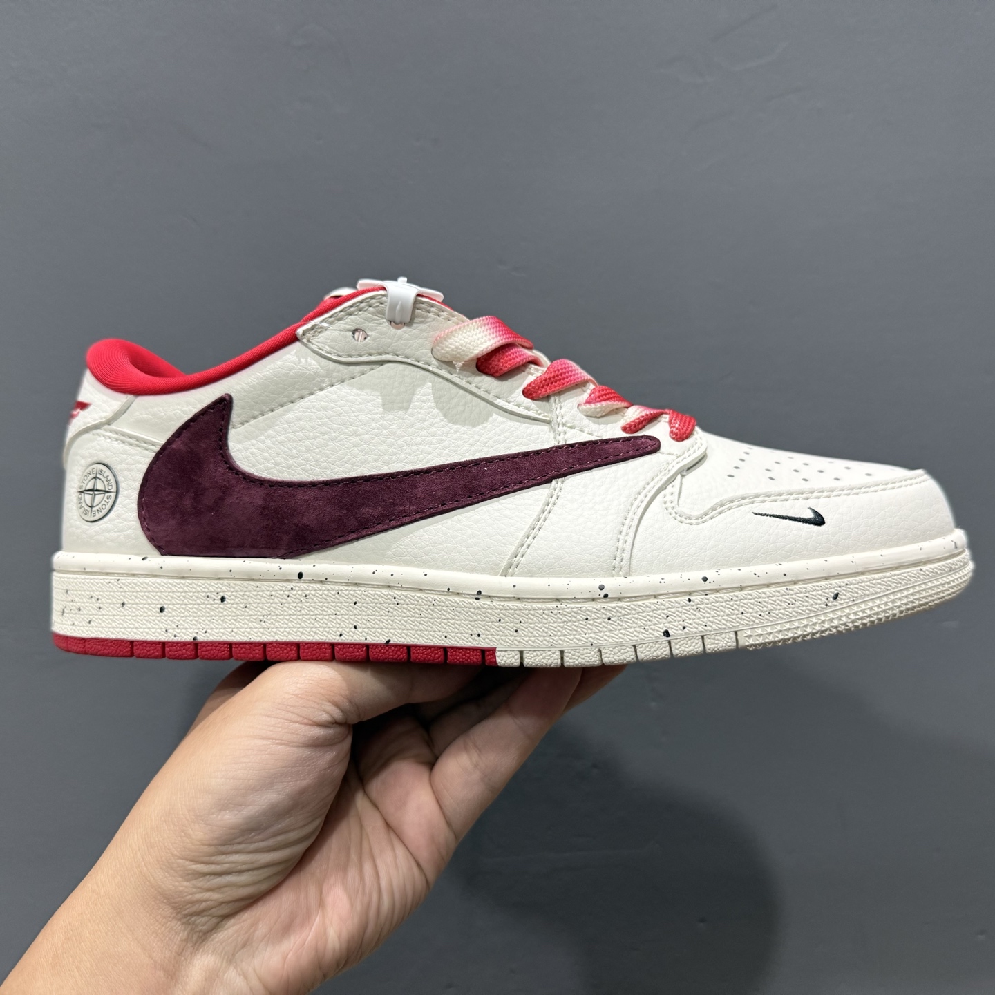 XC版 Travis Scott x Fragment Design x Air Jordan 1 Low SP AJ1 乔1 石头岛联名 石榴红 低帮文化休闲板鞋 CF3688-077