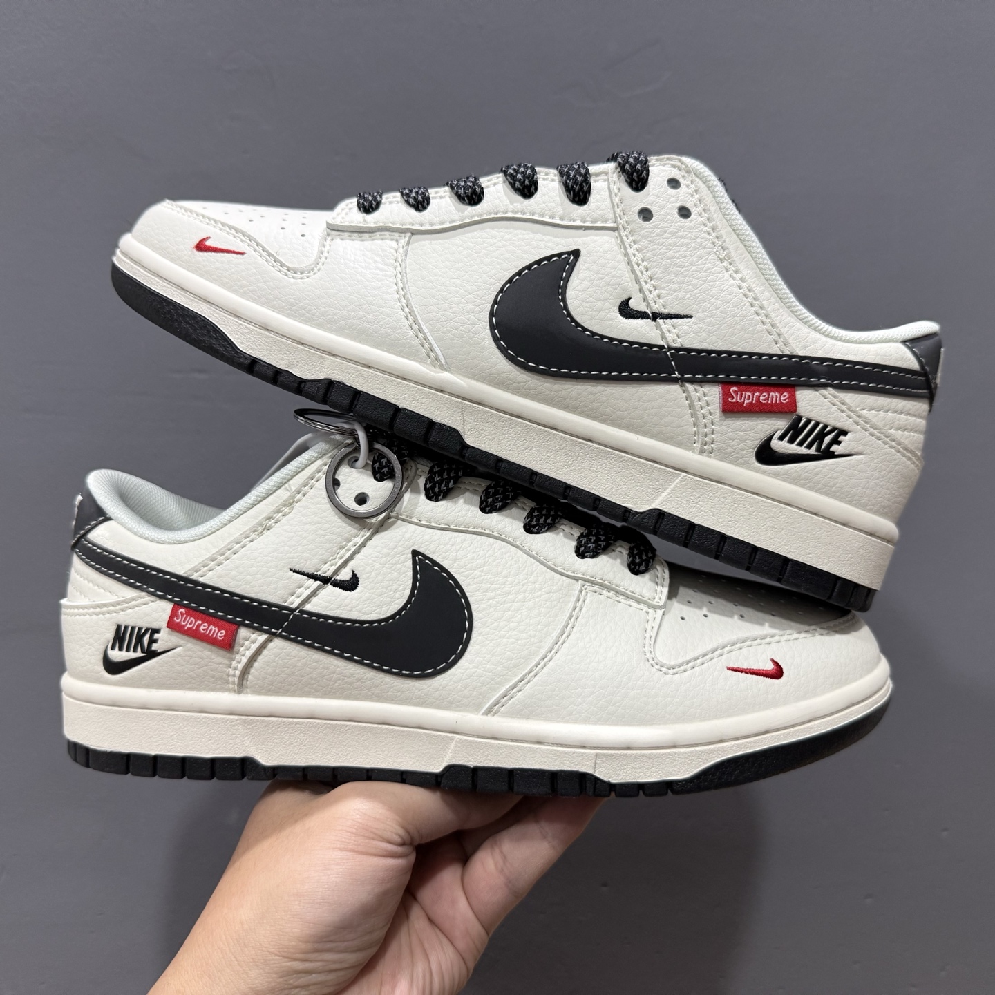 Supreme x Nike Dunk Low 米黑小勾 HH7518-035