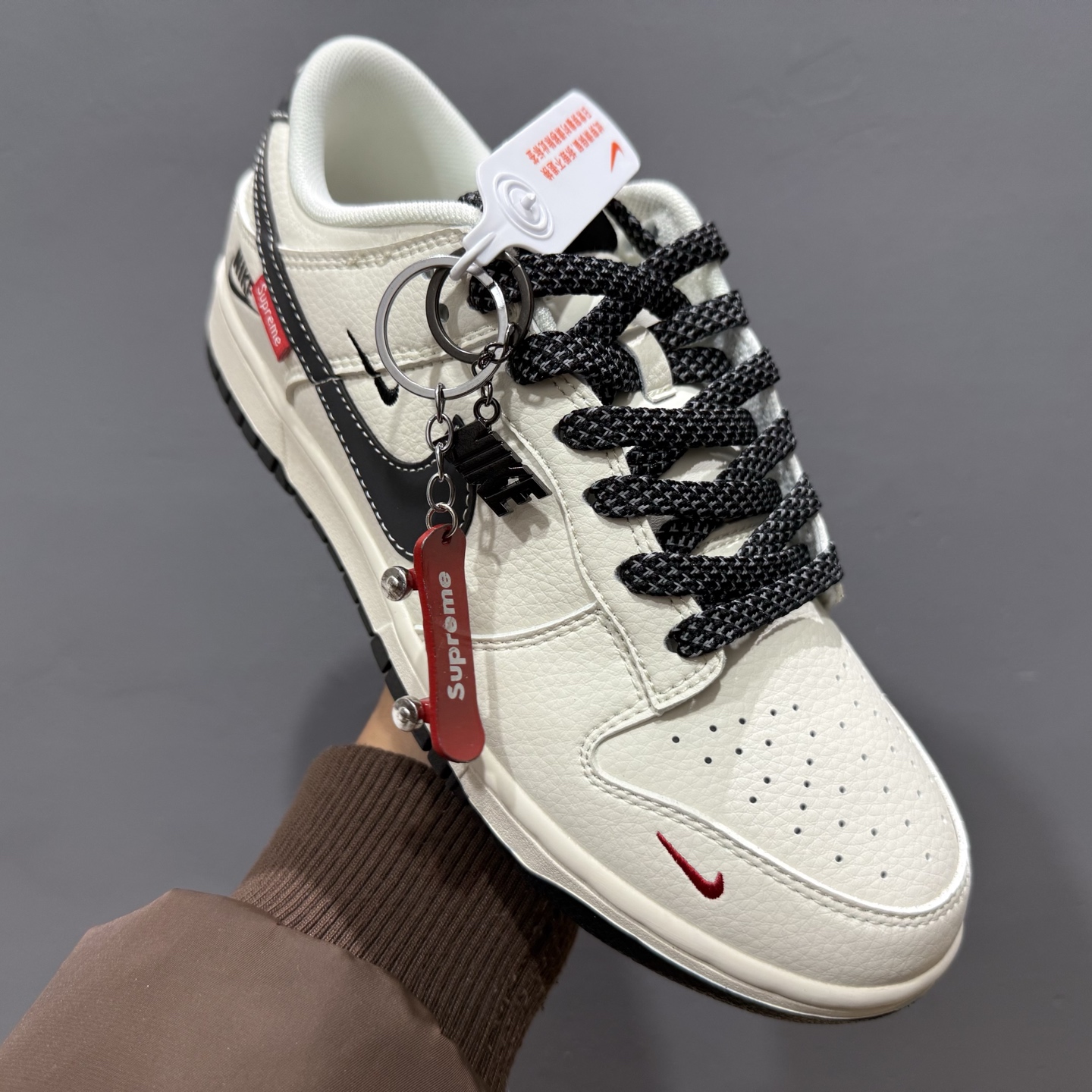 Supreme x Nike Dunk Low 米黑小勾 HH7518-035