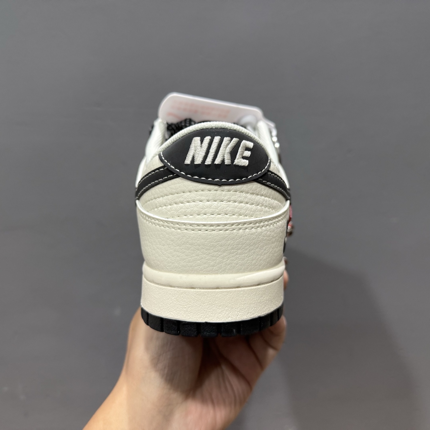 Supreme x Nike Dunk Low 米黑小勾 HH7518-035