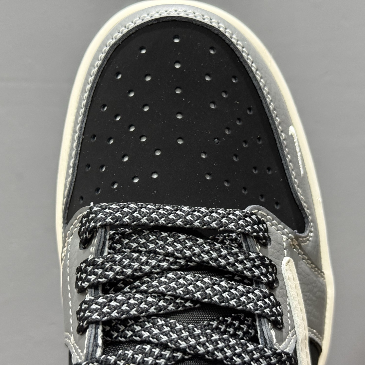 The North Face x Air Jordan 1 暗夜黑灰 XS6089-513