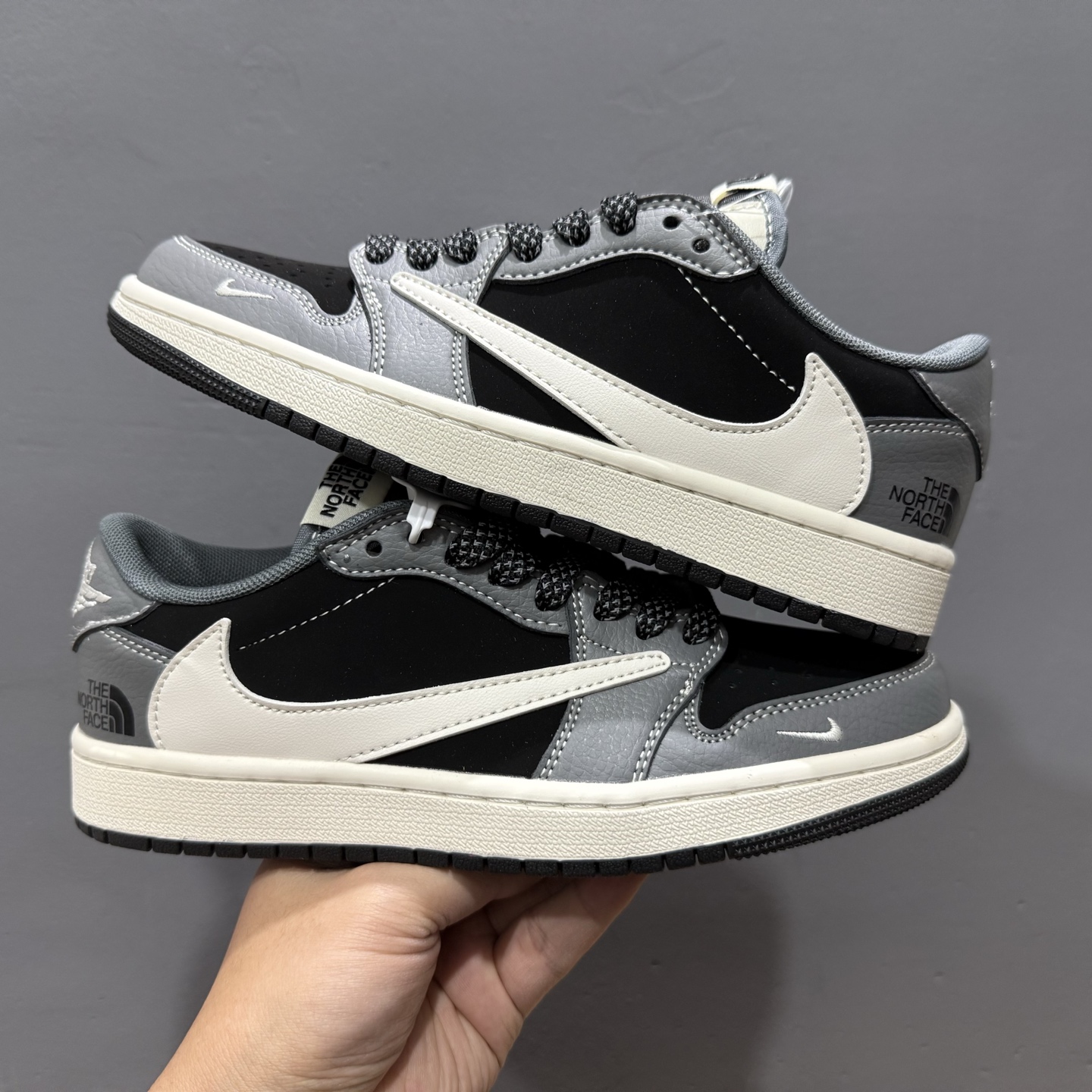 The North Face x Air Jordan 1 暗夜黑灰 XS6089-513