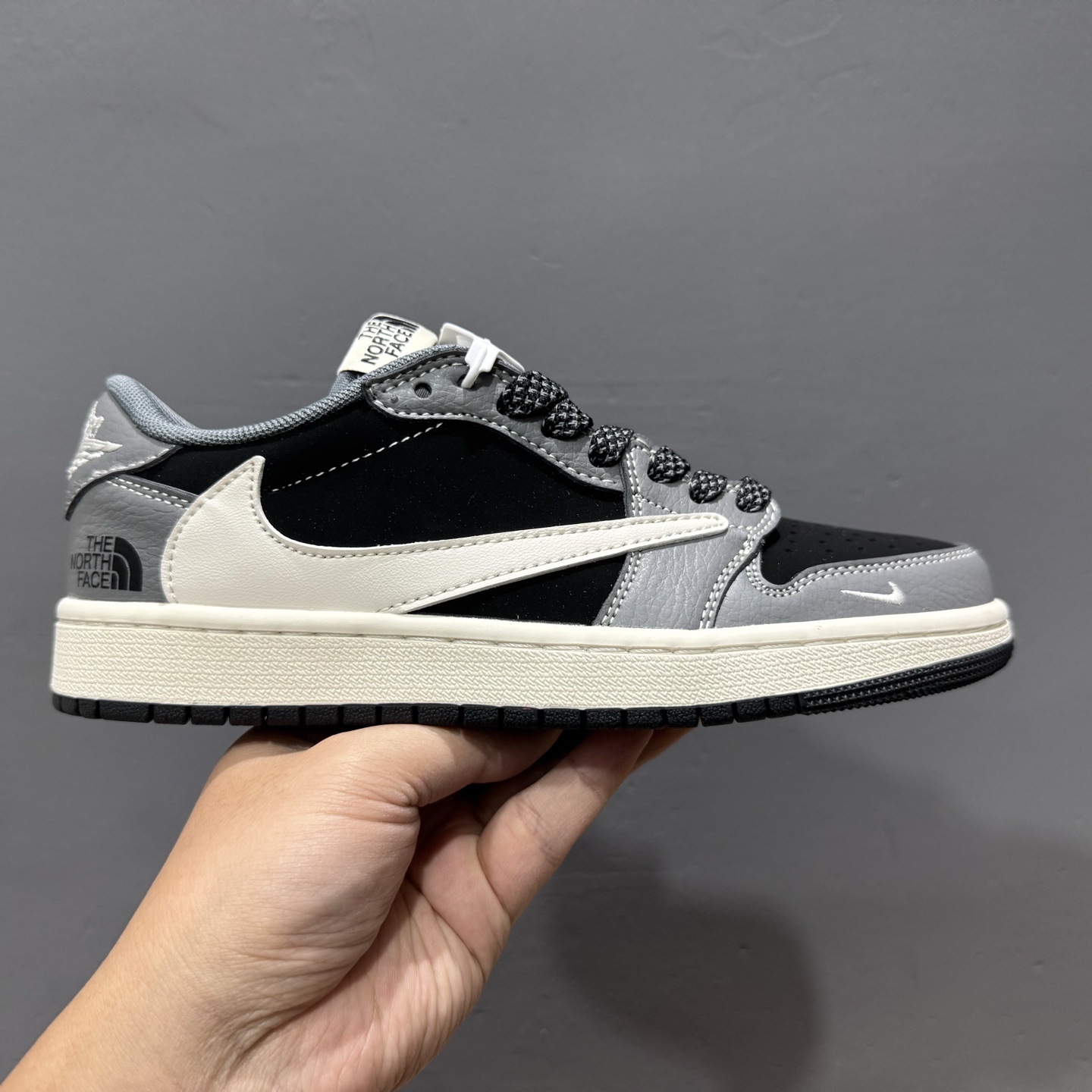 The North Face x Air Jordan 1 暗夜黑灰 XS6089-513
