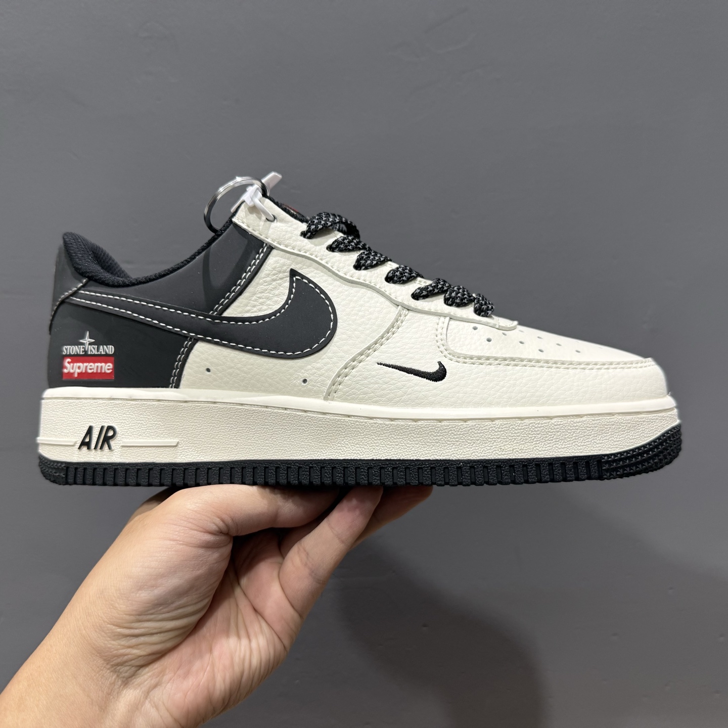 Nk Air Force 1’07 Low 石头岛Supreme联名 米黑拼接 空军一号低帮休闲板鞋 HH7518-042