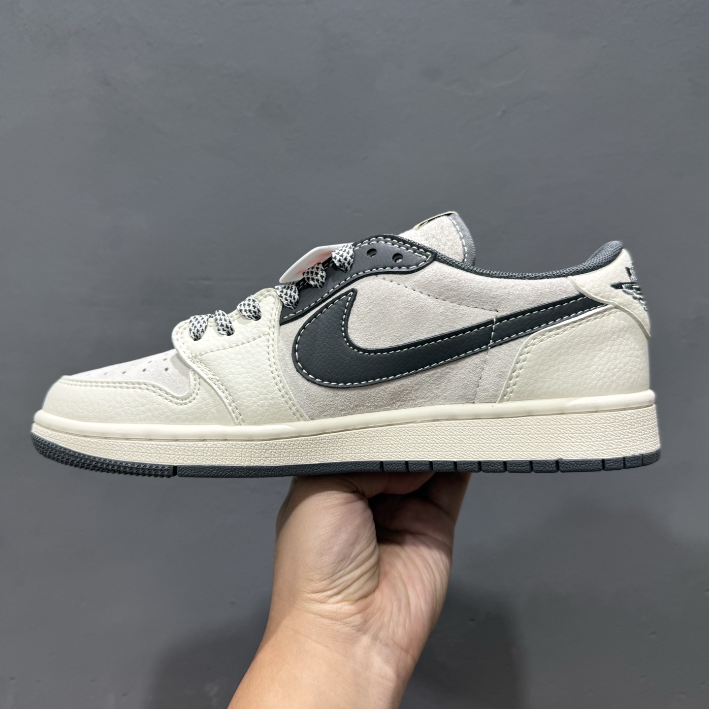 Fragment x Travis Scott x Supreme Air Jordan 1 Low 三方联名倒钩 XS3086-012