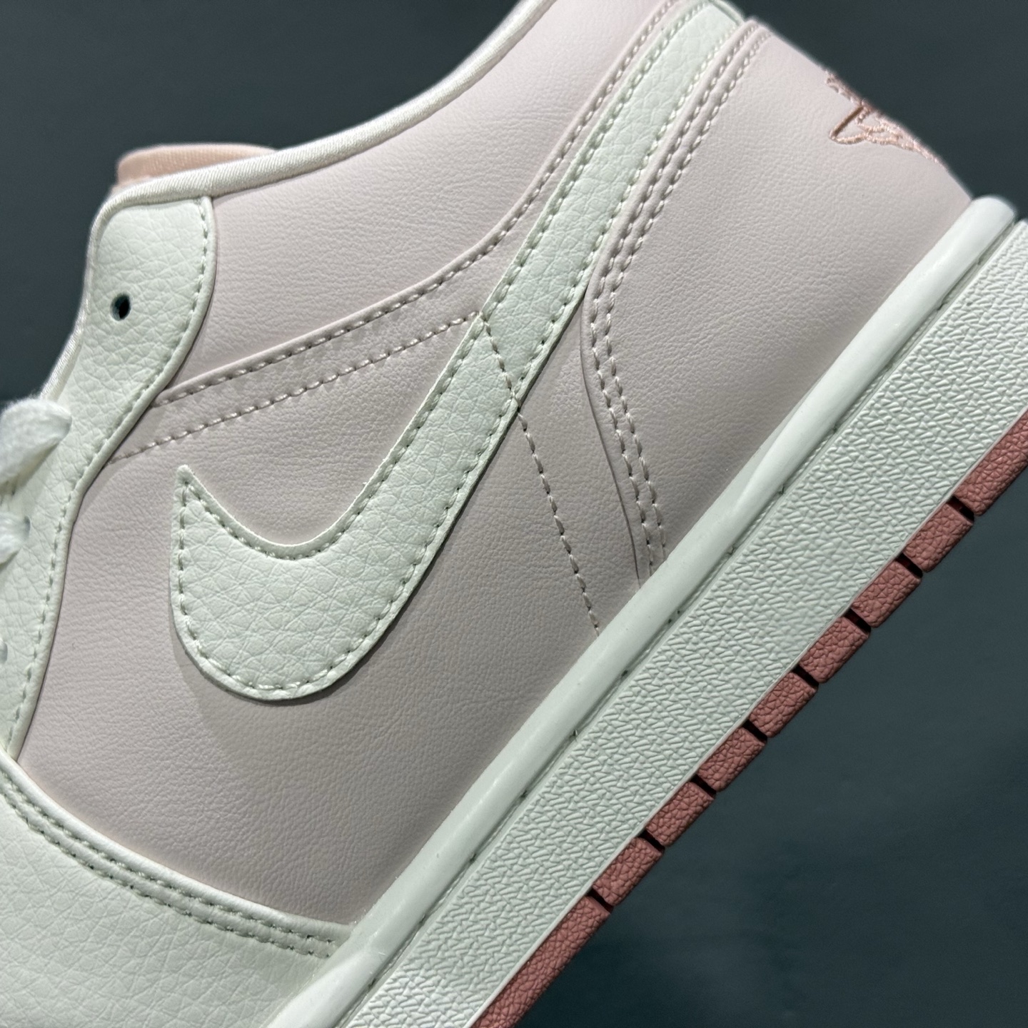 Air Jordan 1 Low SE 白粉 IH0823-611