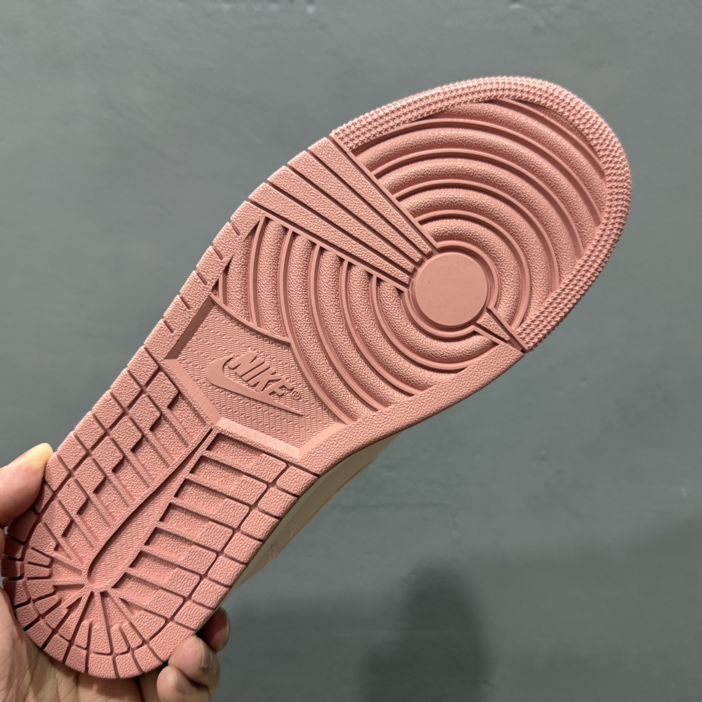 Air Jordan 1 Low SE 白粉 IH0823-611