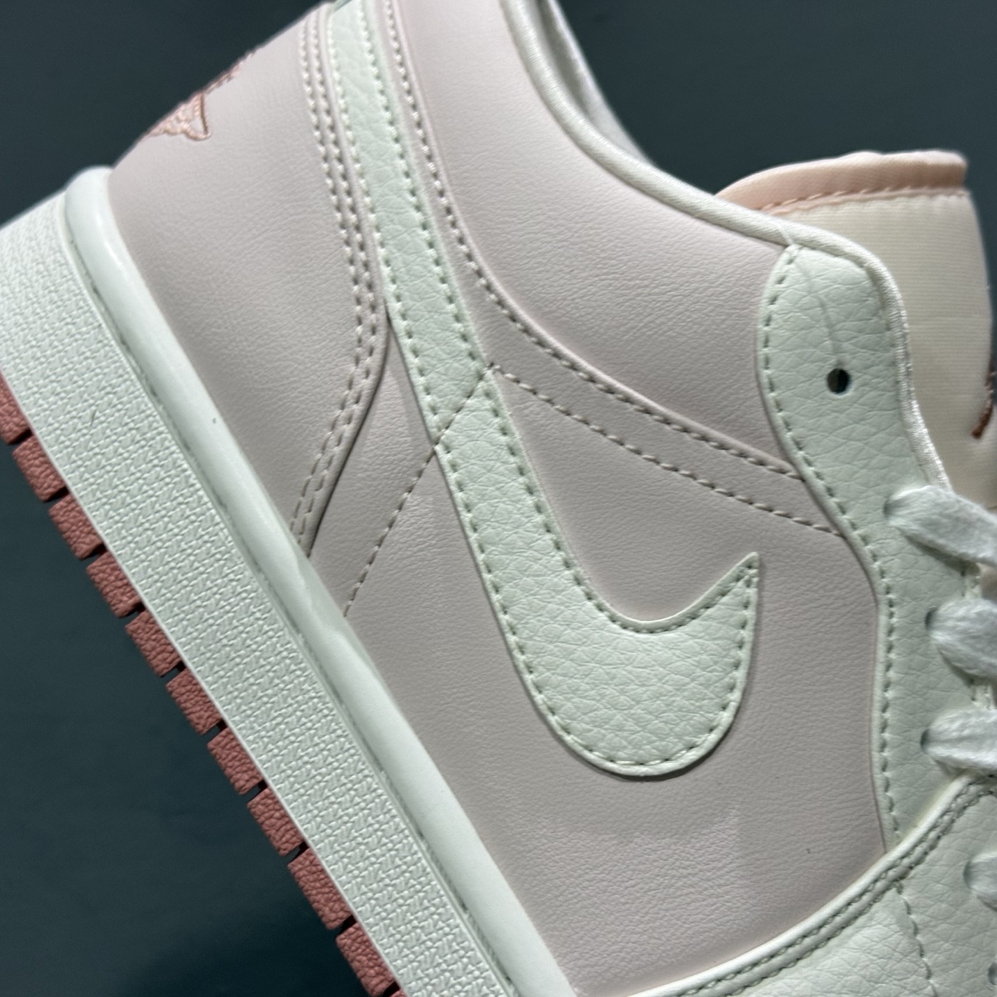 Air Jordan 1 Low SE 白粉 IH0823-611