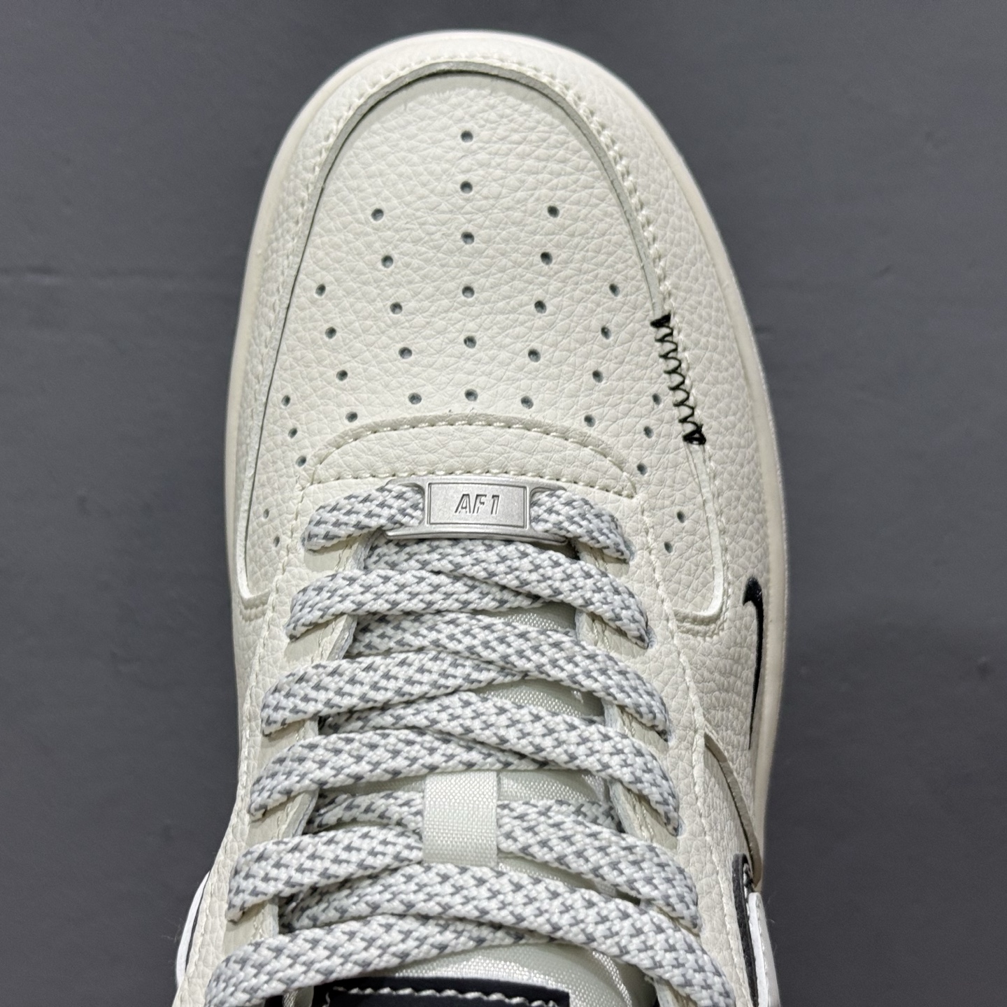 Nike Air Force 1'07 Low Supreme联名 白黑双勾 空军一号低帮休闲板鞋 XS1958-545