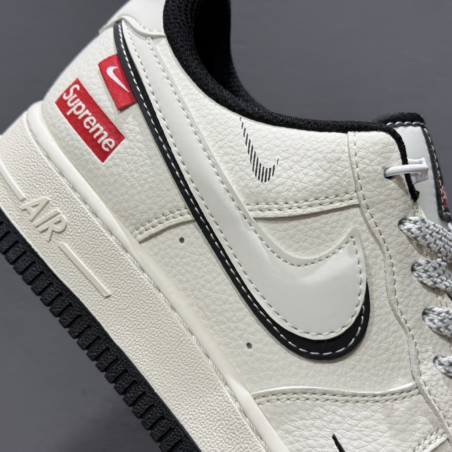 Nike Air Force 1'07 Low Supreme联名 白黑双勾 空军一号低帮休闲板鞋 XS1958-545
