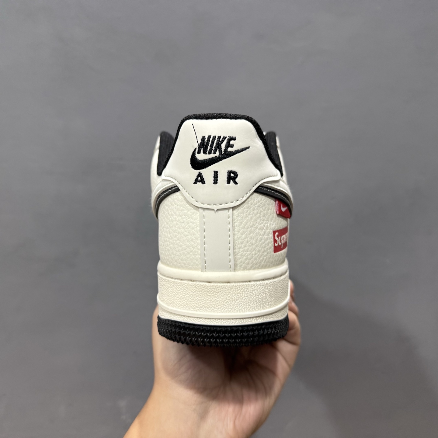 Nike Air Force 1'07 Low Supreme联名 白黑双勾 空军一号低帮休闲板鞋 XS1958-545