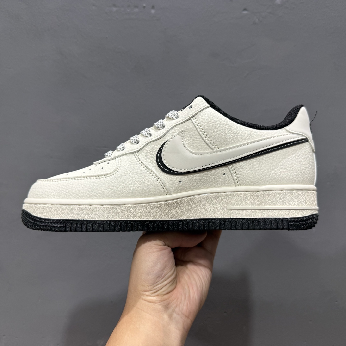 Nike Air Force 1'07 Low Supreme联名 白黑双勾 空军一号低帮休闲板鞋 XS1958-545