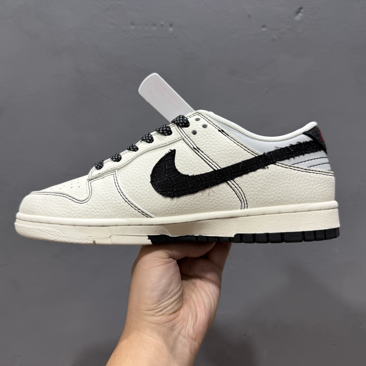 Nike SB Dunk Low 斯图西联名双 拼黑布勾 周年高端定制 低帮休闲板鞋 ZH2598-266