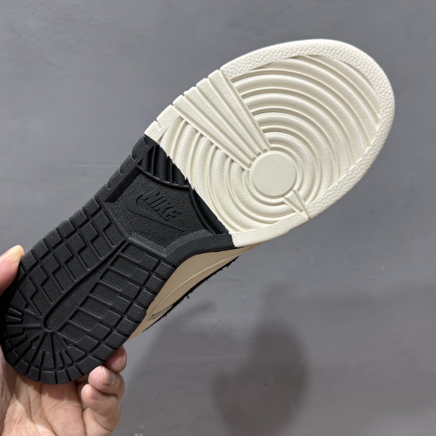 Nike SB Dunk Low 斯图西联名双 拼黑布勾 周年高端定制 低帮休闲板鞋 ZH2598-266