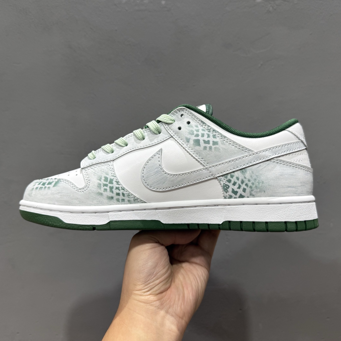 Nike SB Dunk Low 蛇年限定 碧蛇 低帮休闲板鞋 DD1391-101