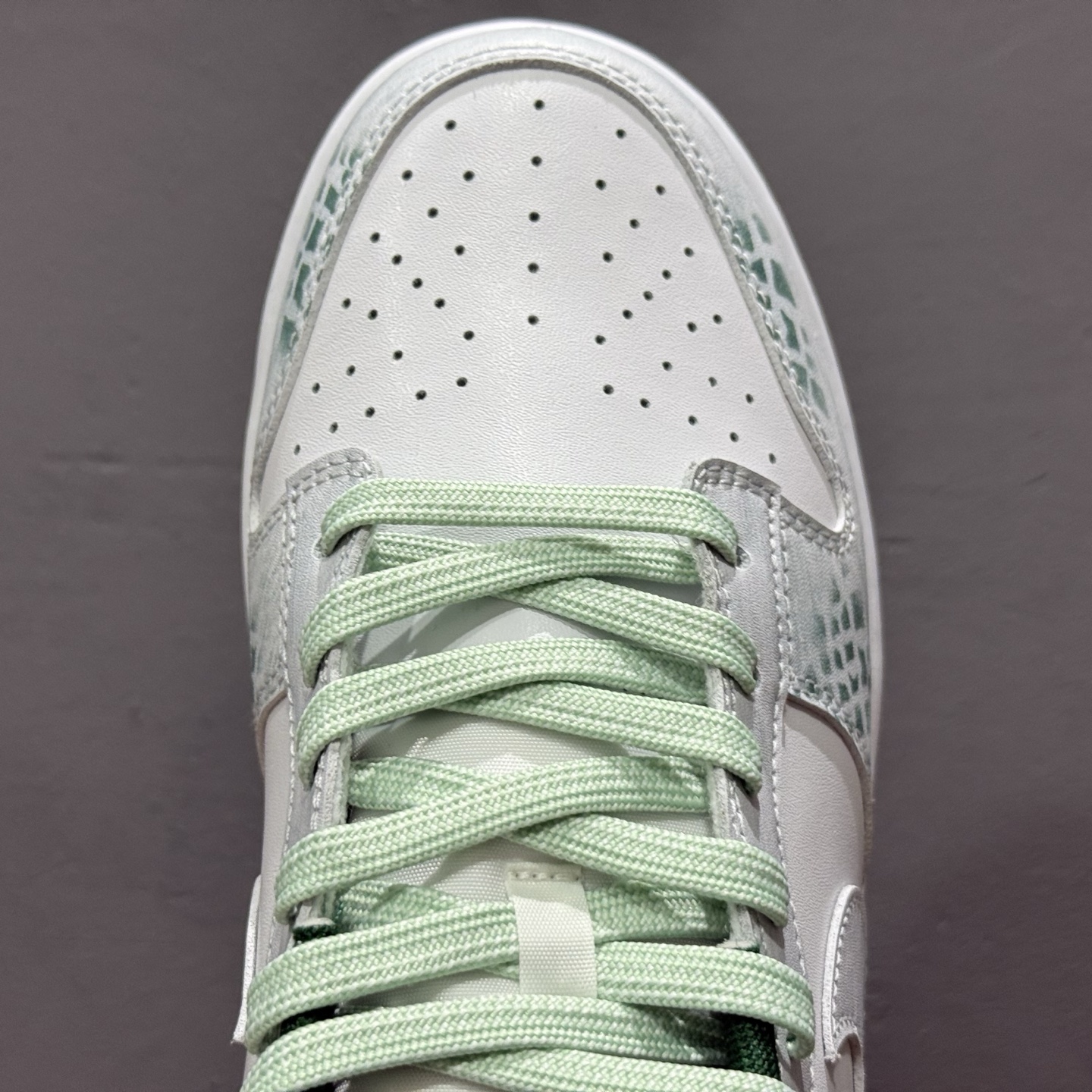 Nike SB Dunk Low 蛇年限定 碧蛇 低帮休闲板鞋 DD1391-101