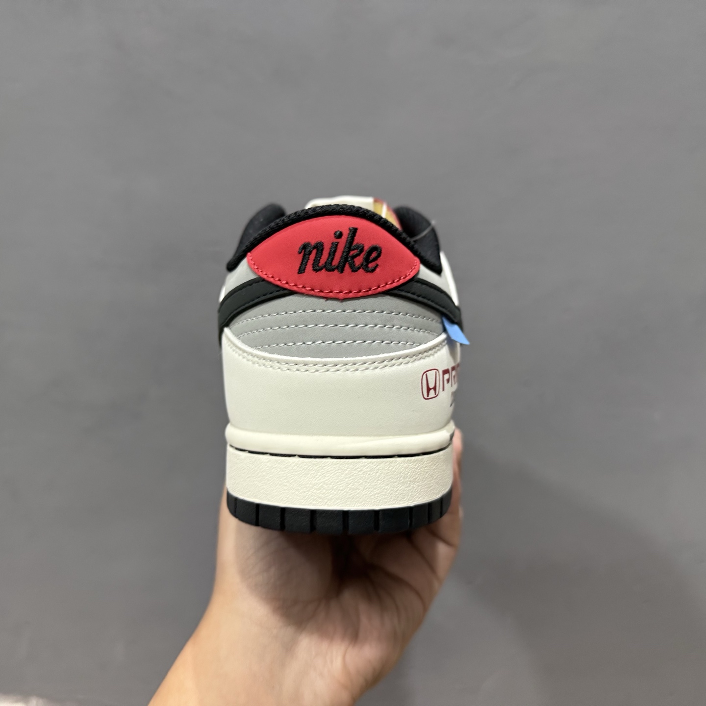 Nike SB Dunk Low 联名配色 机车白红 周年高端定制 低帮休闲板鞋 MU0232-367