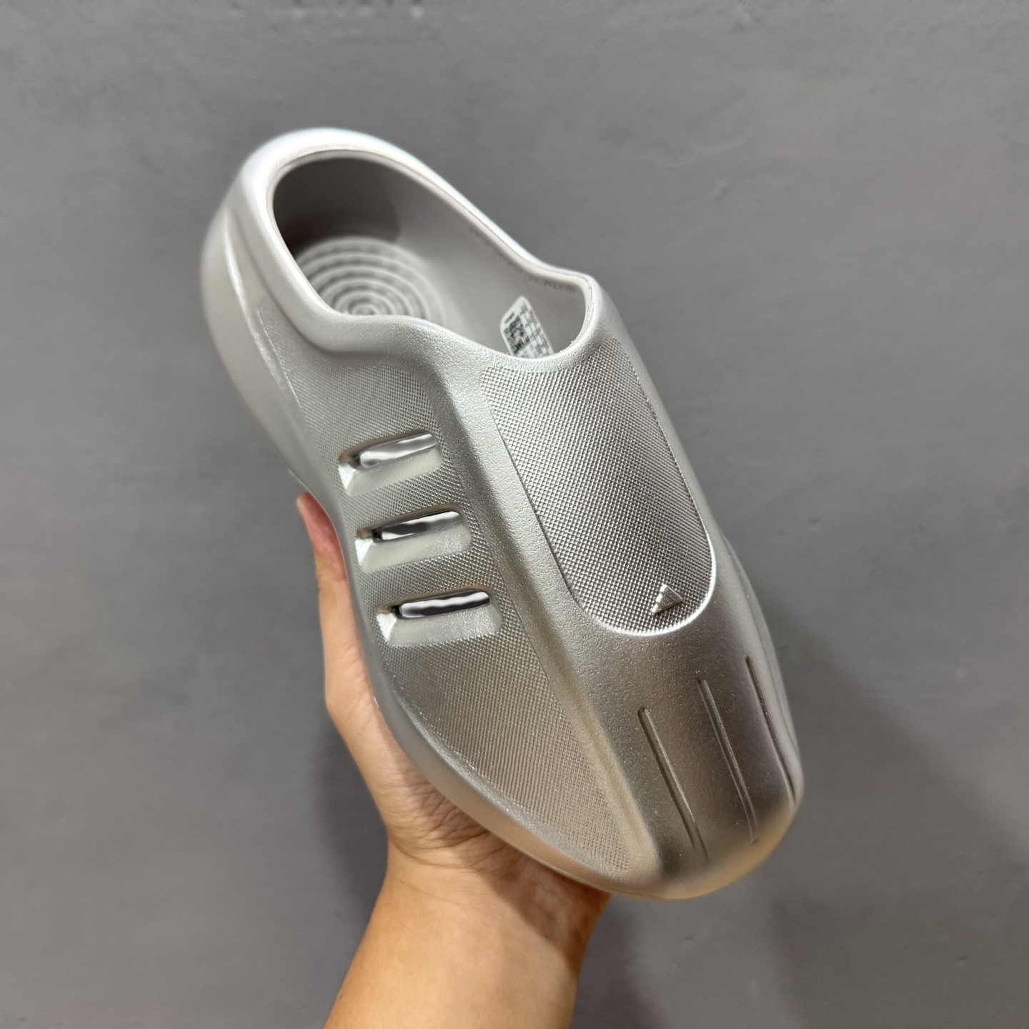 AD adiFOM Ilinfnity Mule 003 穆勒风慵懒惬意防磨包头拖鞋 银色 IH2814