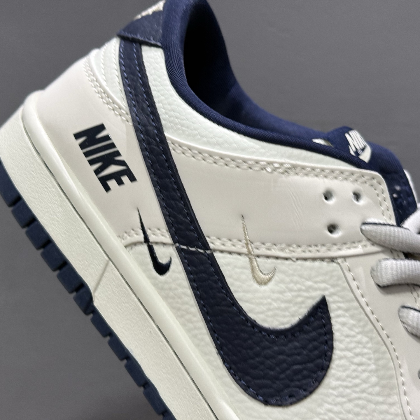Nike SB Dunk Low 联名三勾 奶白深蓝 周年高端定制 低帮休闲板鞋 SC9207-402