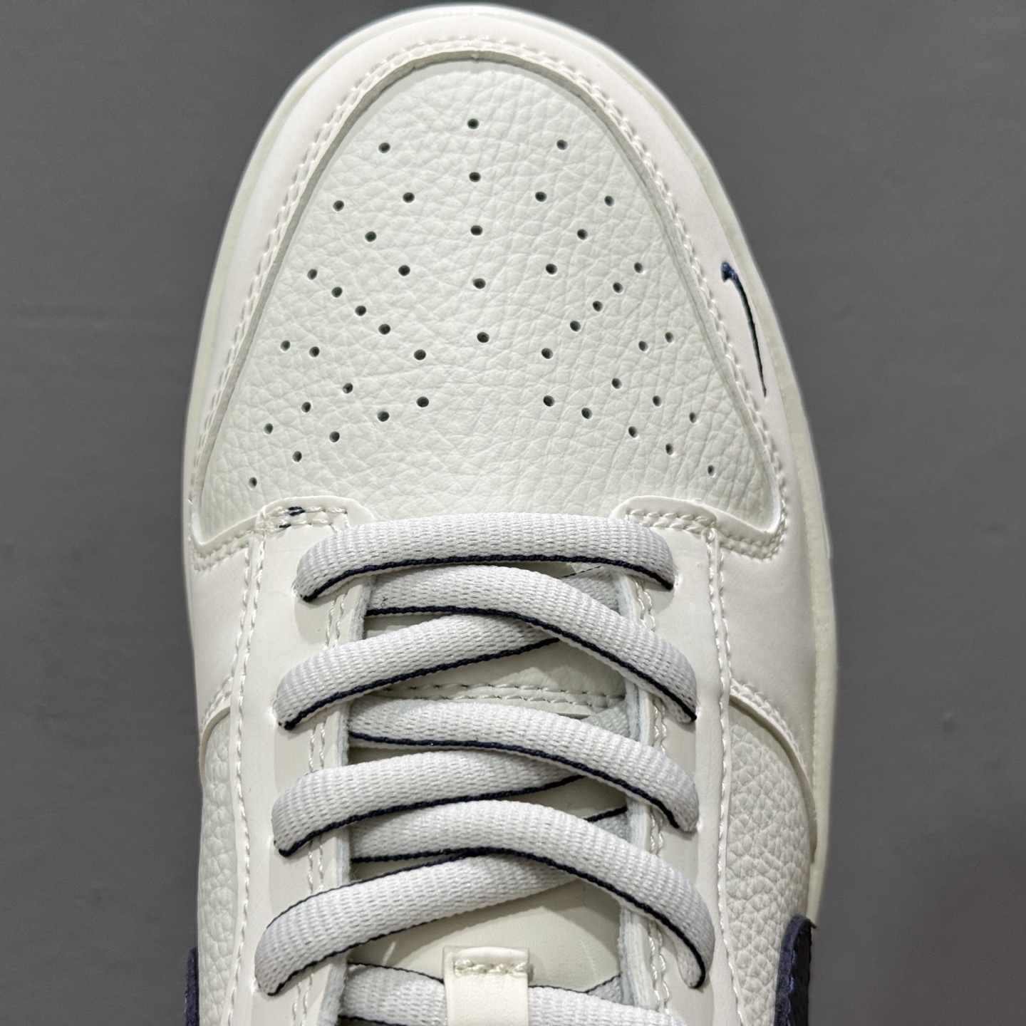 Nike SB Dunk Low 联名三勾 奶白深蓝 周年高端定制 低帮休闲板鞋 SC9207-402