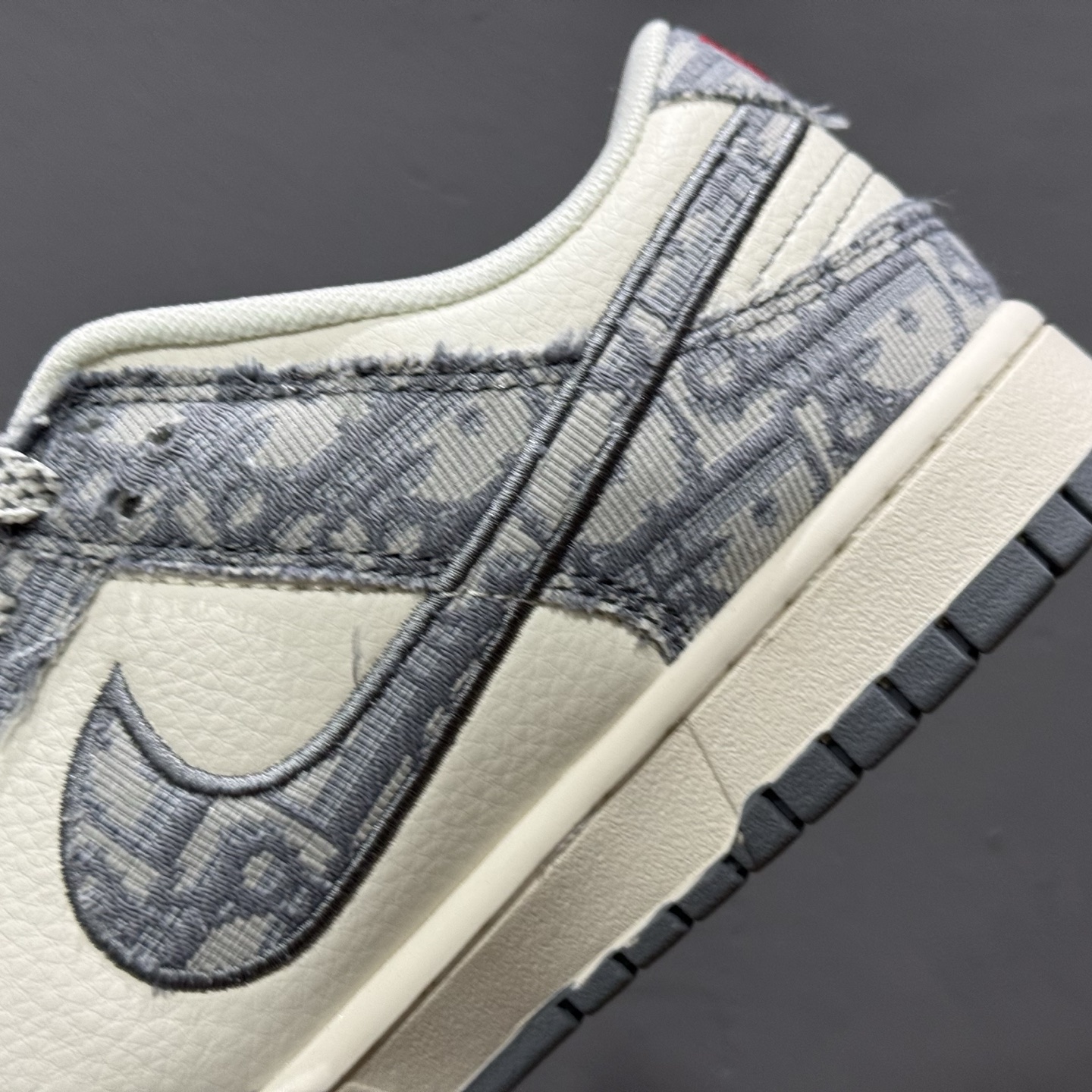 Dior x Nike Dunk Low 织布灰勾 SJ2558-013