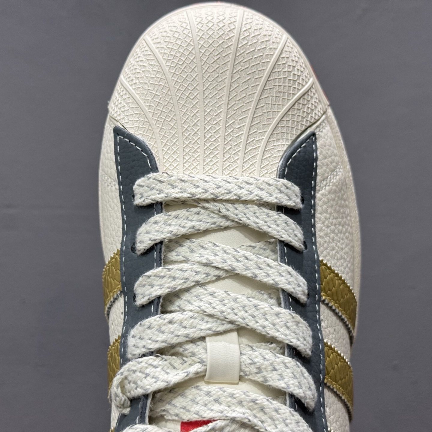 AD Originals Superstar x Stussy 白蓝金 BZ2530