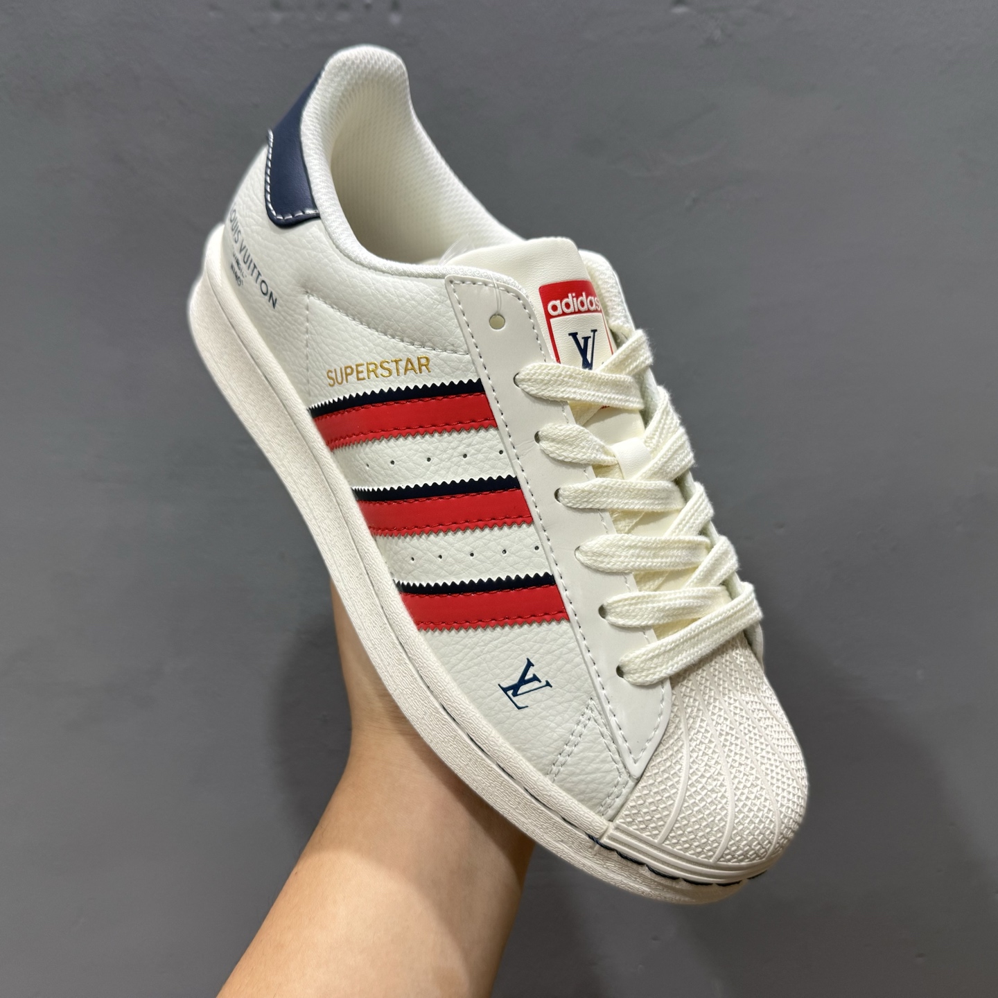 AD Originals Superstar x Louis Vuitton 白蓝红 JY8901