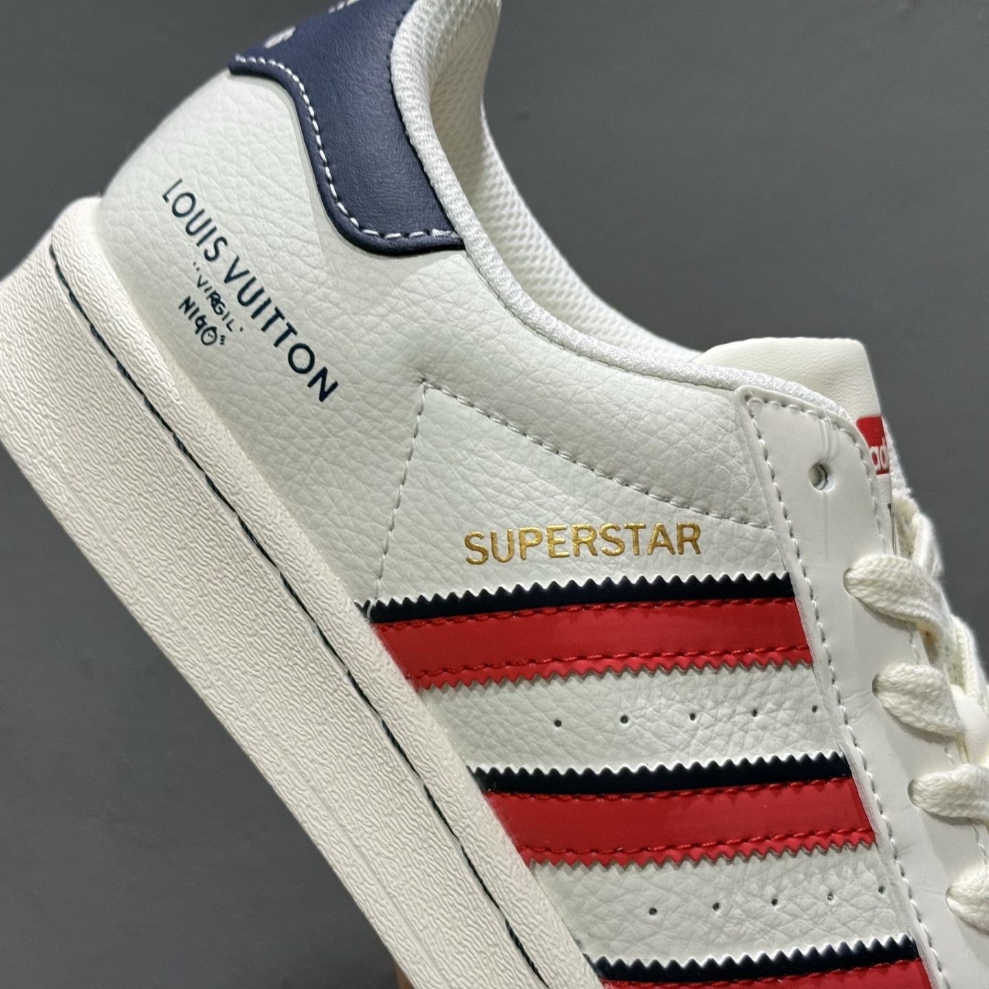 AD Originals Superstar x Louis Vuitton 白蓝红 JY8901