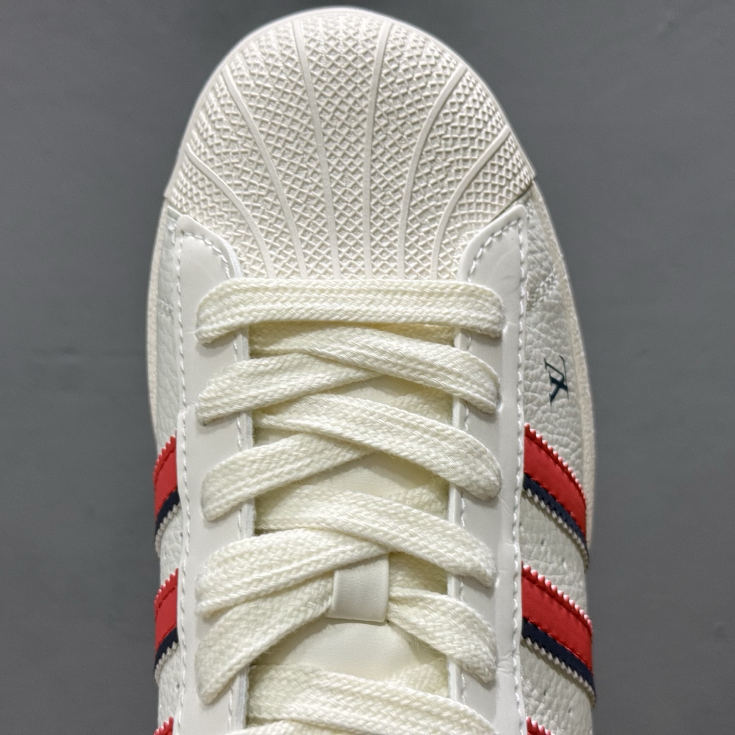 AD Originals Superstar x Louis Vuitton 白蓝红 JY8901
