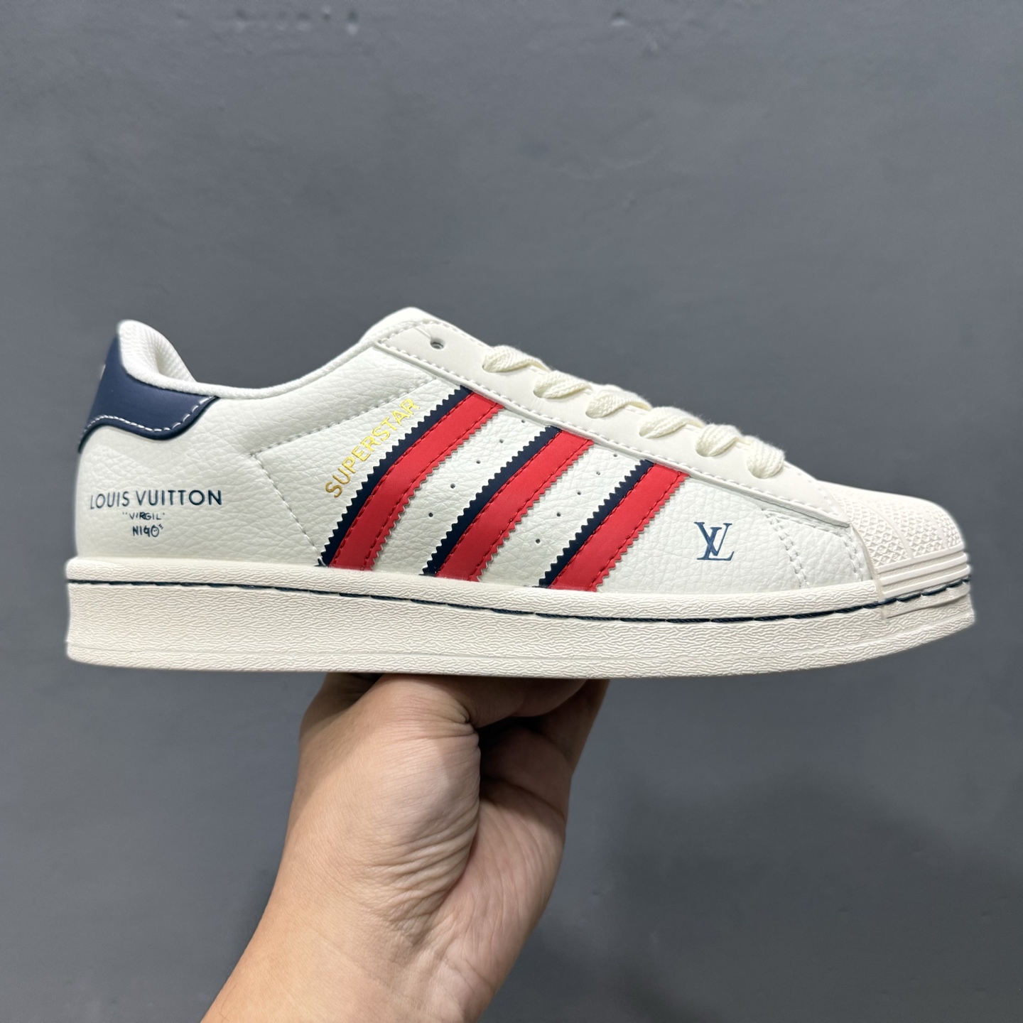 AD Originals Superstar x Louis Vuitton 白蓝红 JY8901