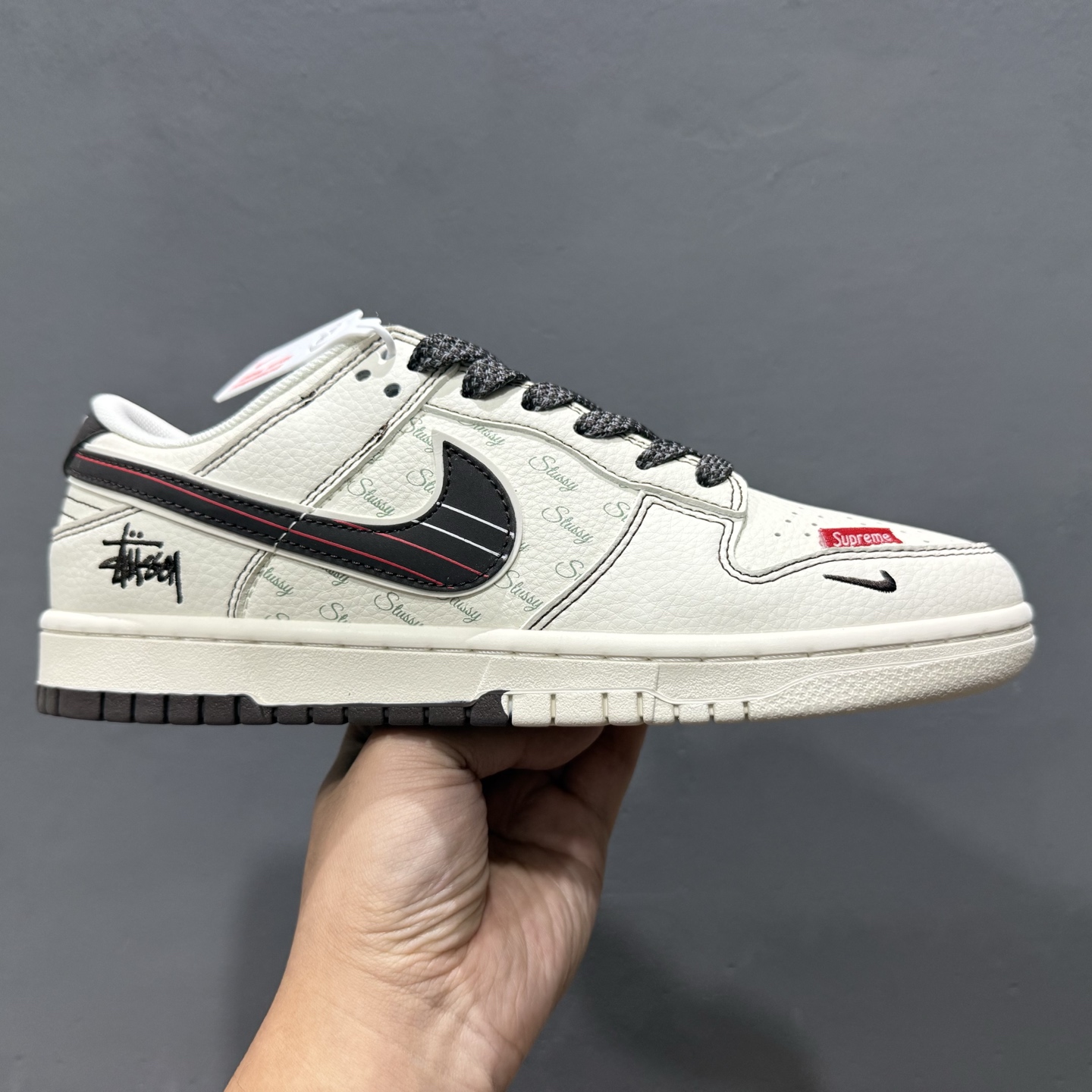 XC版 Nike SB Dunk Low 斯图西联名 双拼红线 周年高端定制 低帮休闲板鞋 XS6089-536