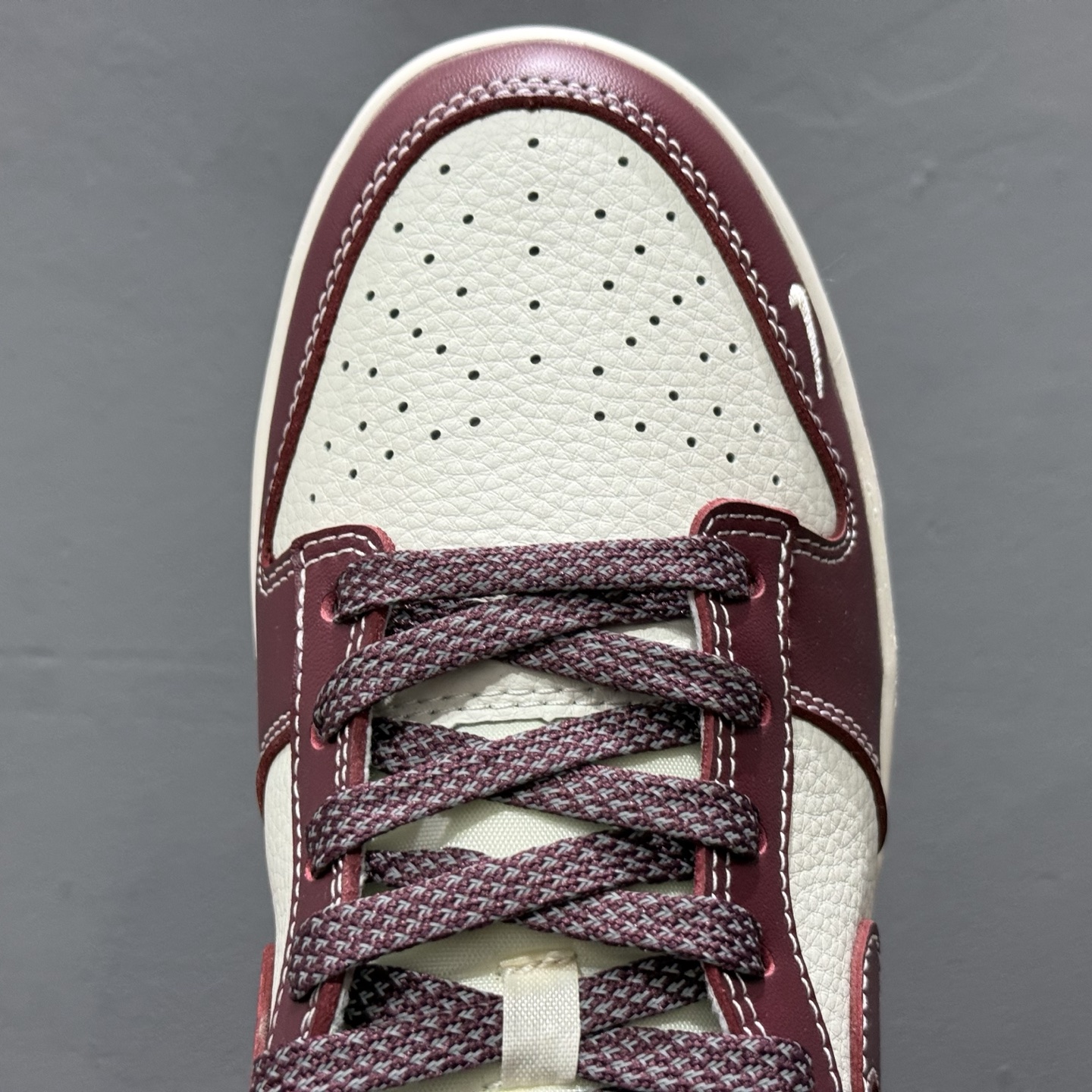 XC版 Nk SB Dunk Low 斯图西联名-酒红 周年高端定制 低帮休闲板鞋 BB9898-001